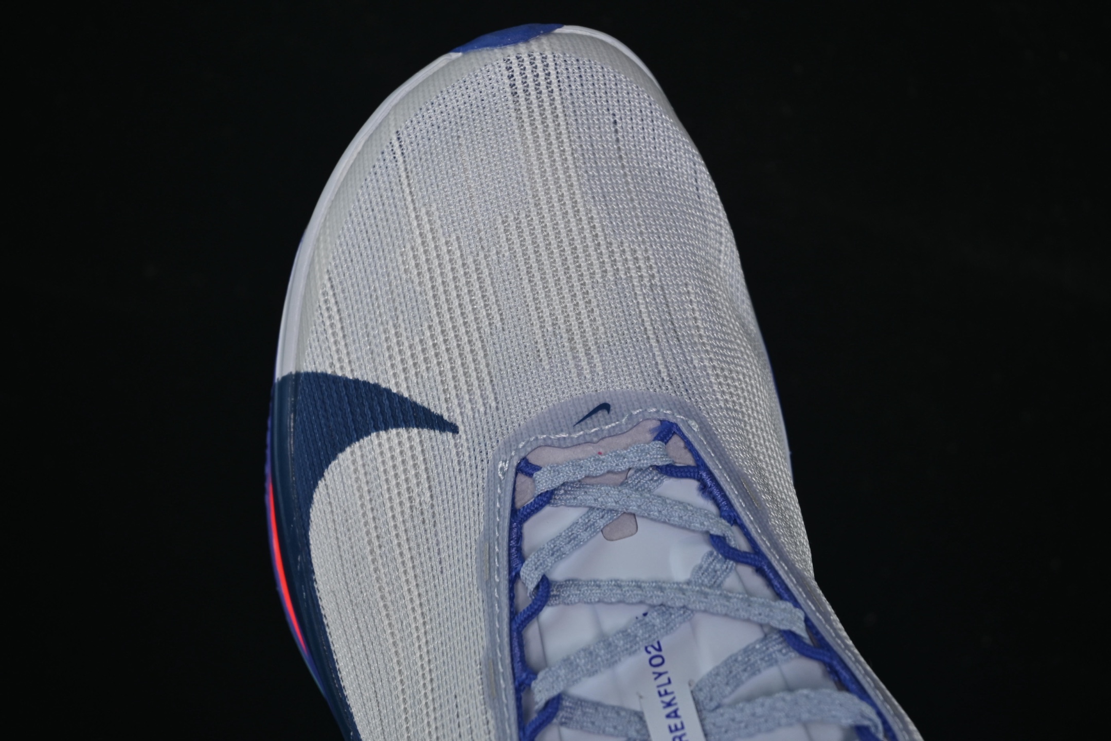 💰240纯原
Nike ZoomX Streakfly 2 马拉松柔软缓震超轻透气跑鞋 HF6416-001
尺码：38.5 39 40 40.5 41 42 42.5 43 44 44.5 45 AJC3