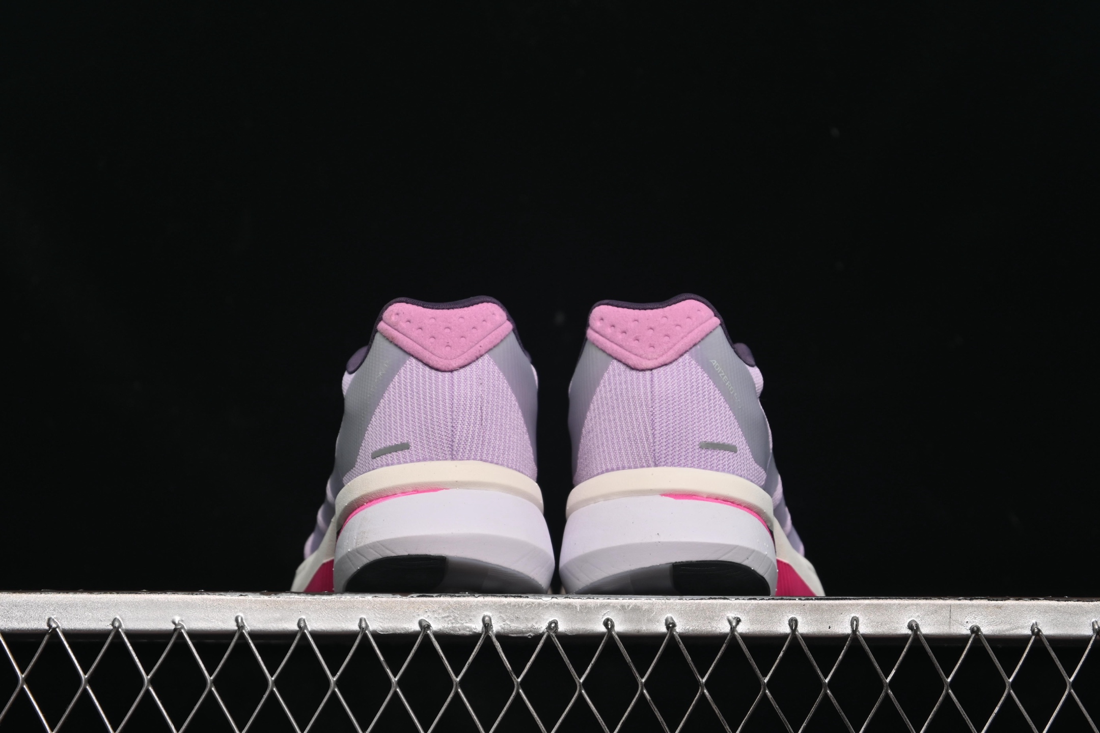 💰240纯原
 Adidas Adizero Boston 13 IS4955 阿迪透气低帮跑步鞋
尺码：36 36.5 37 38 38.5 39 40 40.5 41 42 42.5 43 44 44.5 45 46 N.C3