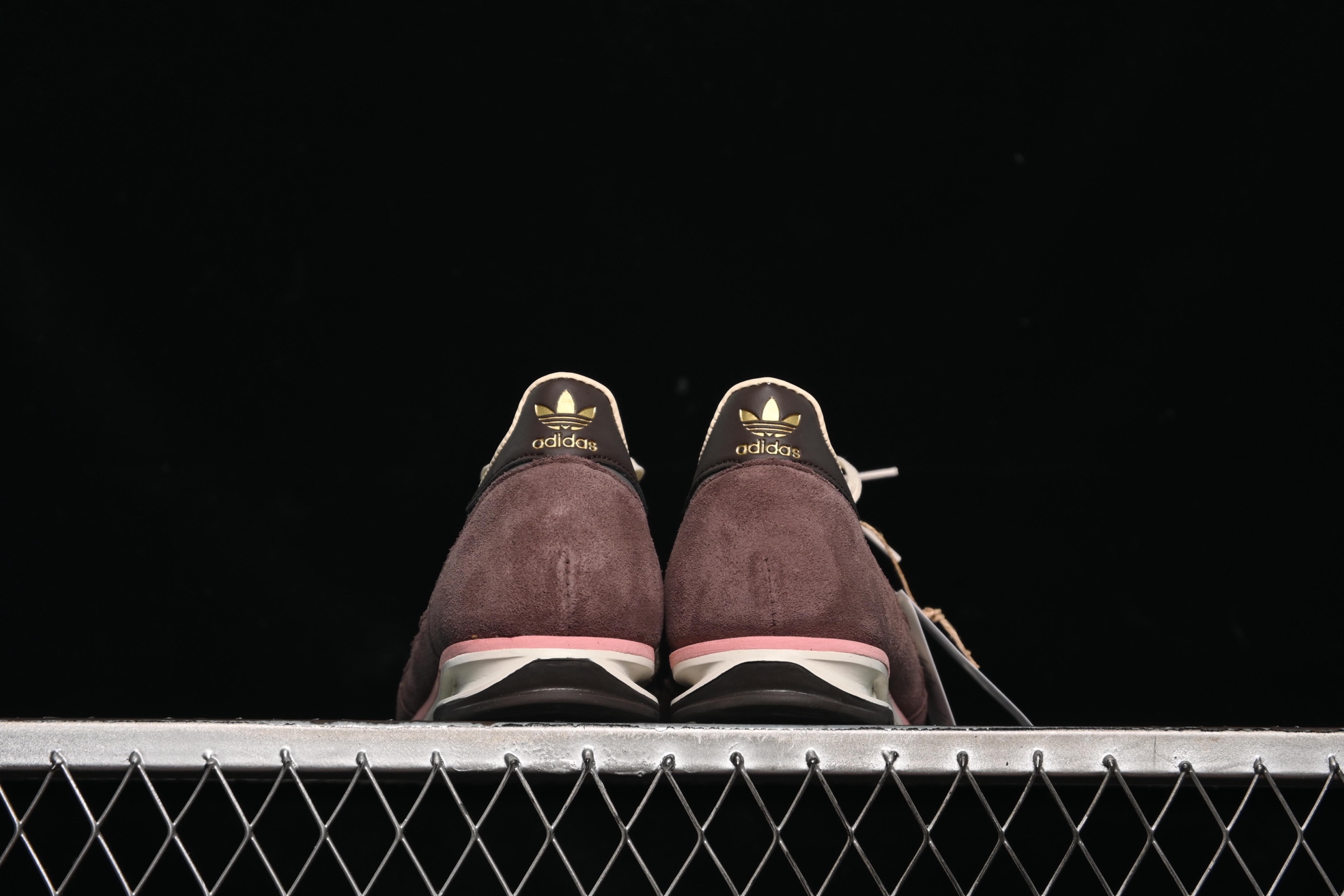 💰200纯原
 Adidas Originals SL 72 RS IF1937 阿迪经典复古慢跑鞋
尺码：36 36.5 37 38 38.5 39 40 40.5 41 42 42.5 43 44 44.5 45 Z.C3