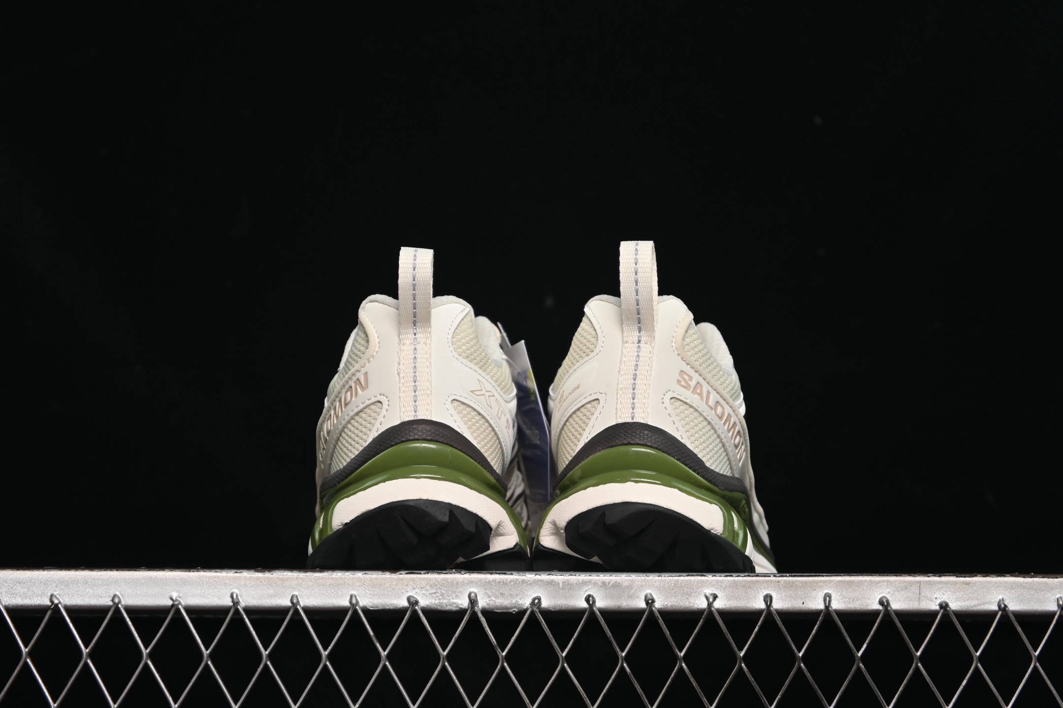 💰360纯原
Salomon XT-6 EXP 所罗门高科端技户外休闲跑鞋 478085
尺码：36 36.5 37 38 38.5 39 40 40.5 41 42 42.5 43 44 44.5 45 46 HCD4