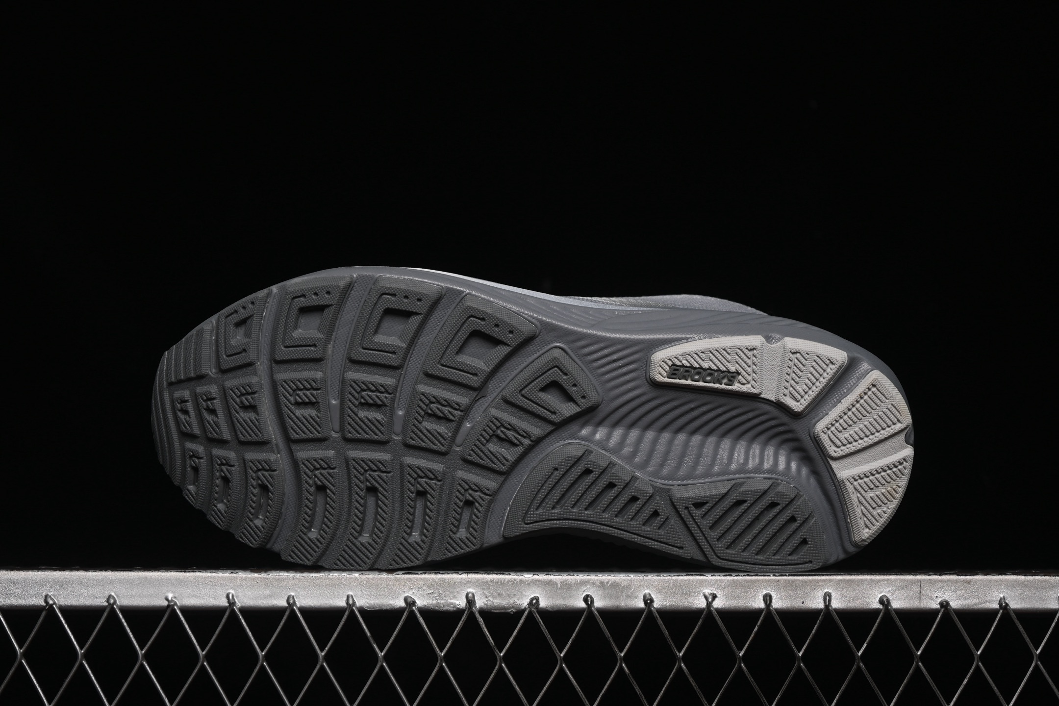 💰220纯原
 Brooks Ghost 17 布鲁克斯 减震竞速马拉松专业跑鞋 1104421D041
尺码：36 37 37.5 38 38.5 39 40 40.5 41 42 42.5 43 44 44.5 45 46 N.C3