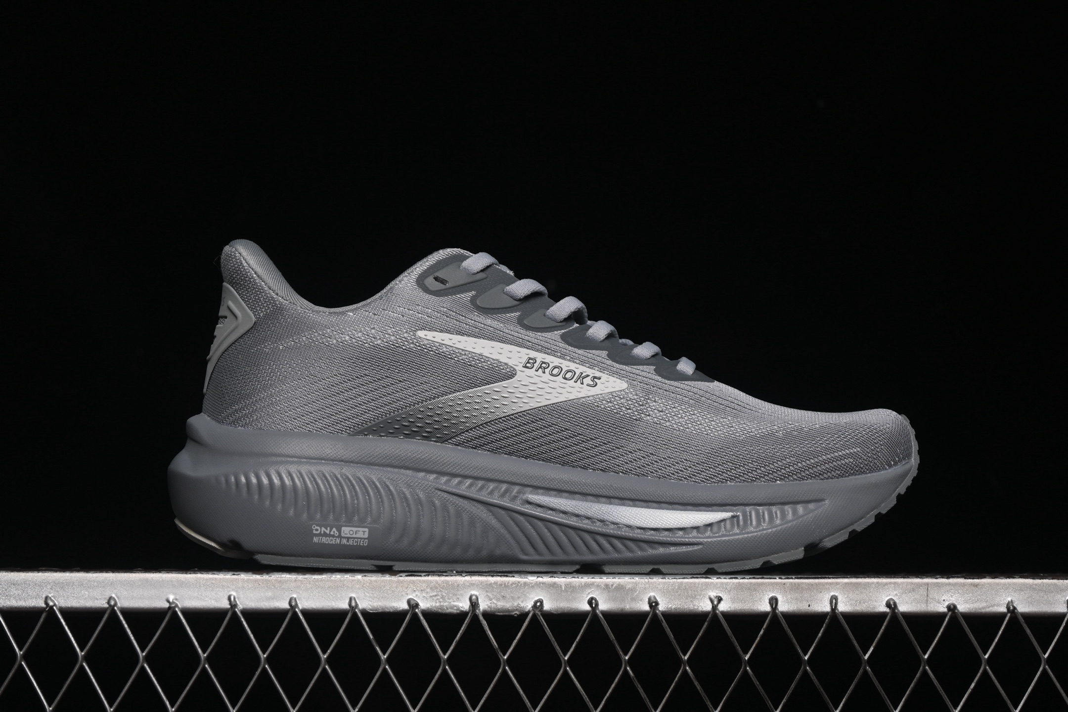 💰220纯原
 Brooks Ghost 17 布鲁克斯 减震竞速马拉松专业跑鞋 1104421D041
尺码：36 37 37.5 38 38.5 39 40 40.5 41 42 42.5 43 44 44.5 45 46 N.C3