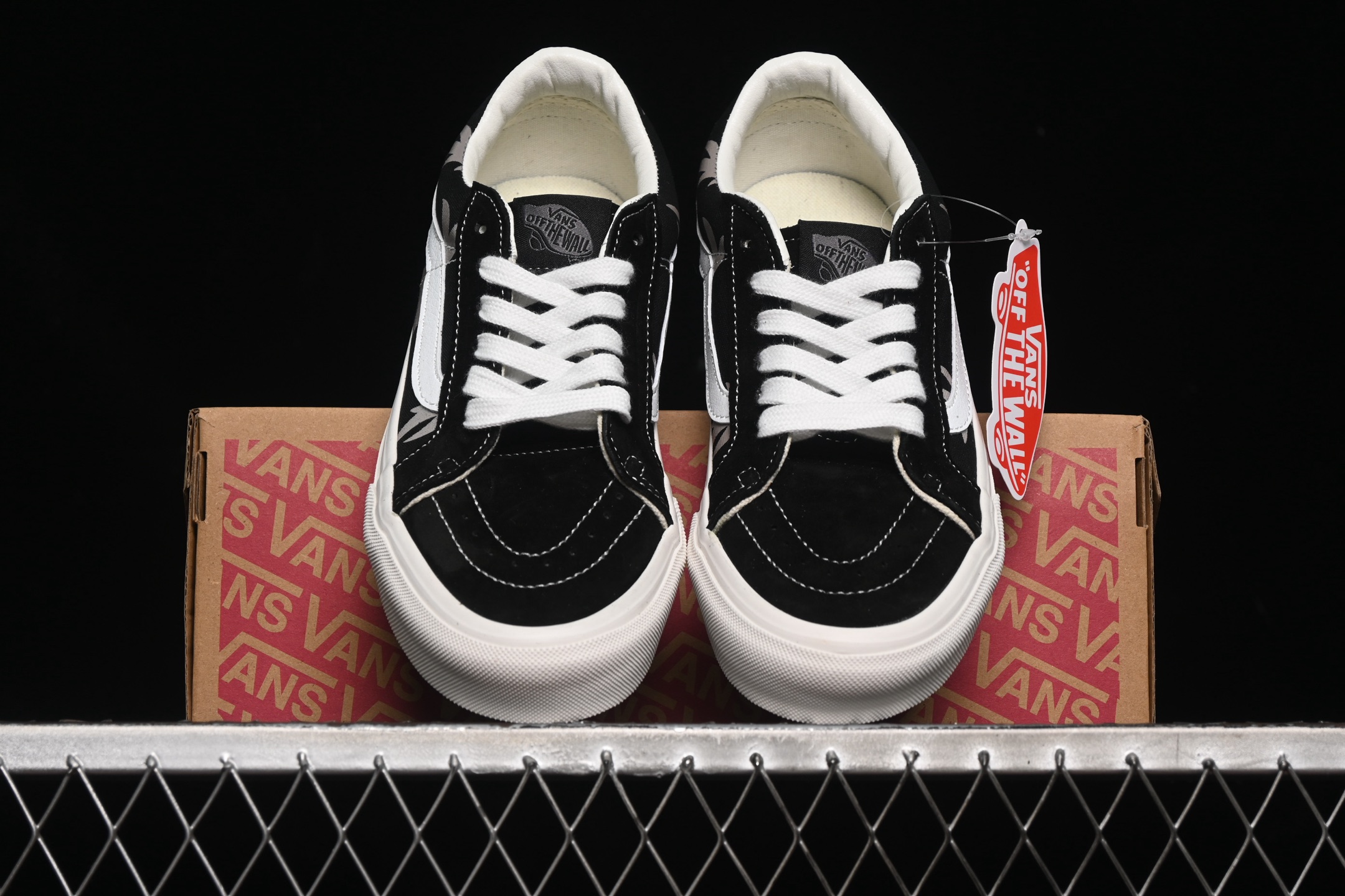 💰150纯原
 Vans Sk8-Low 万斯低邦休闲滑板鞋 VN0A4UUK2V4
#工艺：硫化1:1（重量1:1、真标、原钢印、材质标、鞋型标、合格证）
尺码：35 36 36.5 37 38 38.5 39 40 40.5 41 42 42.5 43 44 M.C3
