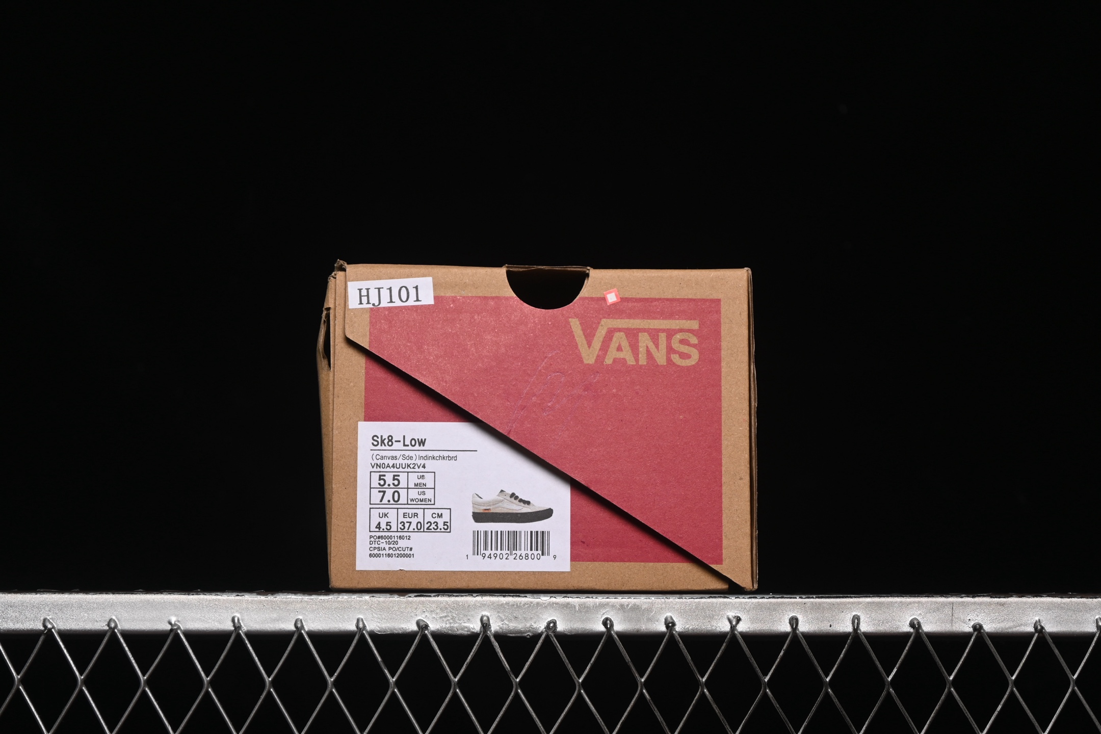 💰150纯原
 Vans Sk8-Low 万斯低邦休闲滑板鞋 VN0A4UUK2V4
#工艺：硫化1:1（重量1:1、真标、原钢印、材质标、鞋型标、合格证）
尺码：35 36 36.5 37 38 38.5 39 40 40.5 41 42 42.5 43 44 M.C3