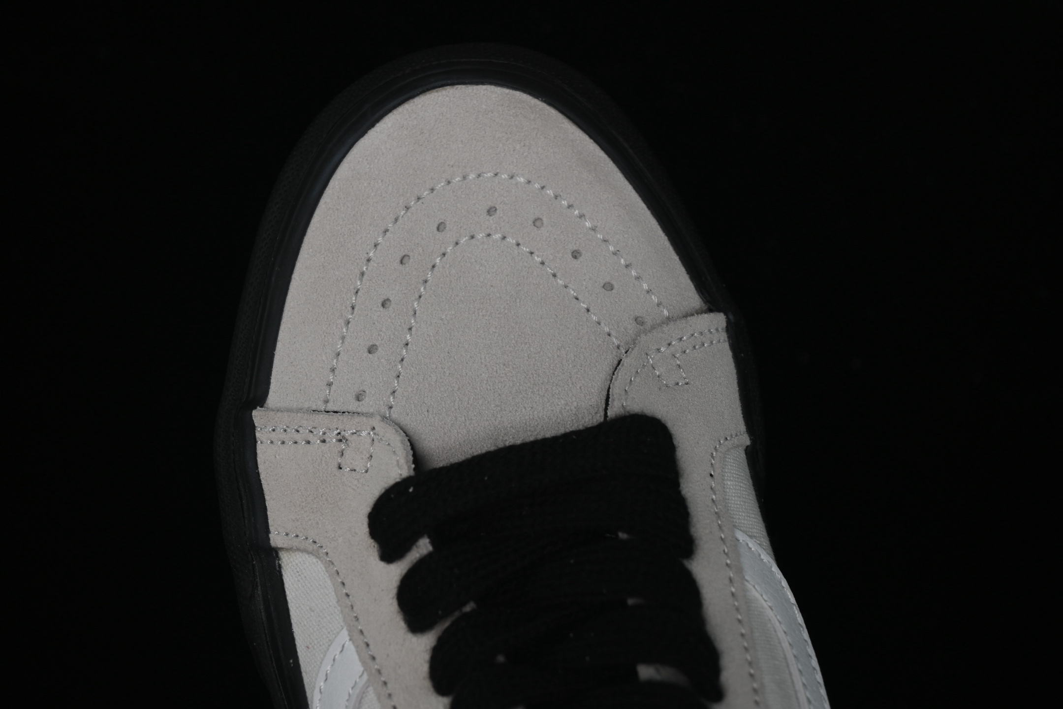 💰150纯原
 Vans Sk8-Low 万斯低邦休闲滑板鞋 VN0A4UUK2V4
#工艺：硫化1:1（重量1:1、真标、原钢印、材质标、鞋型标、合格证）
尺码：35 36 36.5 37 38 38.5 39 40 40.5 41 42 42.5 43 44 M.C3