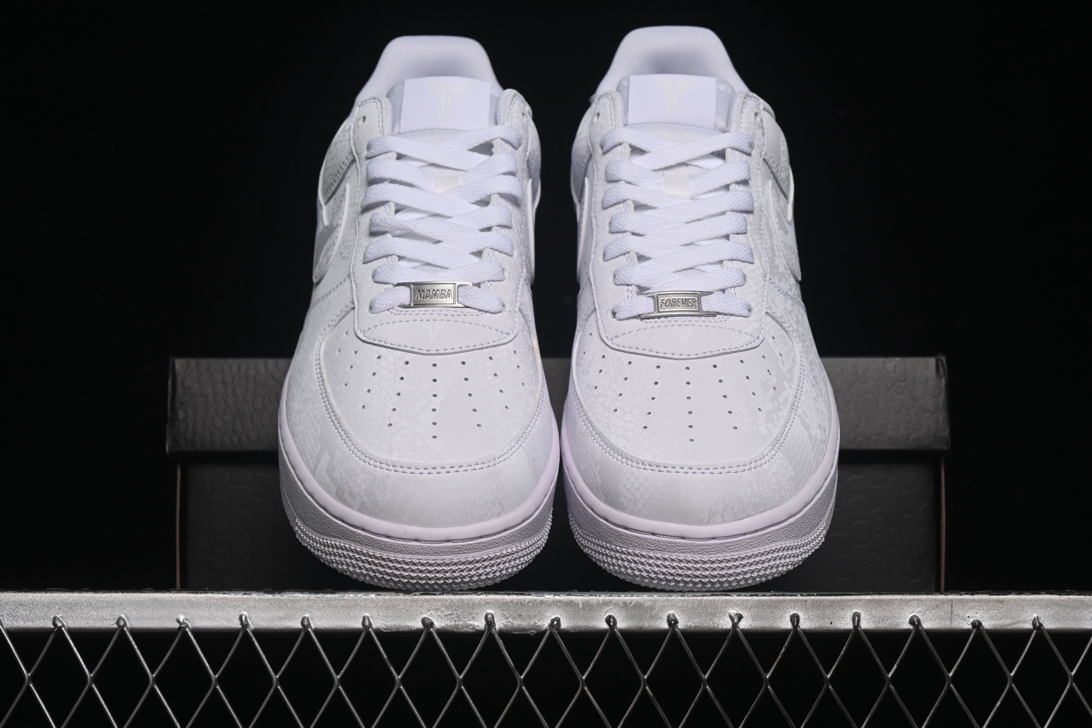 C版 Kobe x Nike Air Force 1'07 Low 科比 空军一号低帮休闲板鞋 IB0