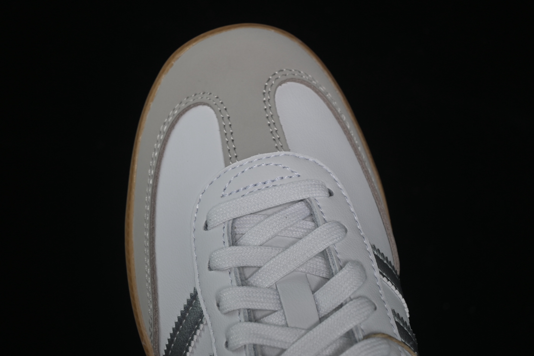  Adidas Samba OG JI2725 阿迪三叶草休闲板鞋
尺码：35 36 36.5 37 3