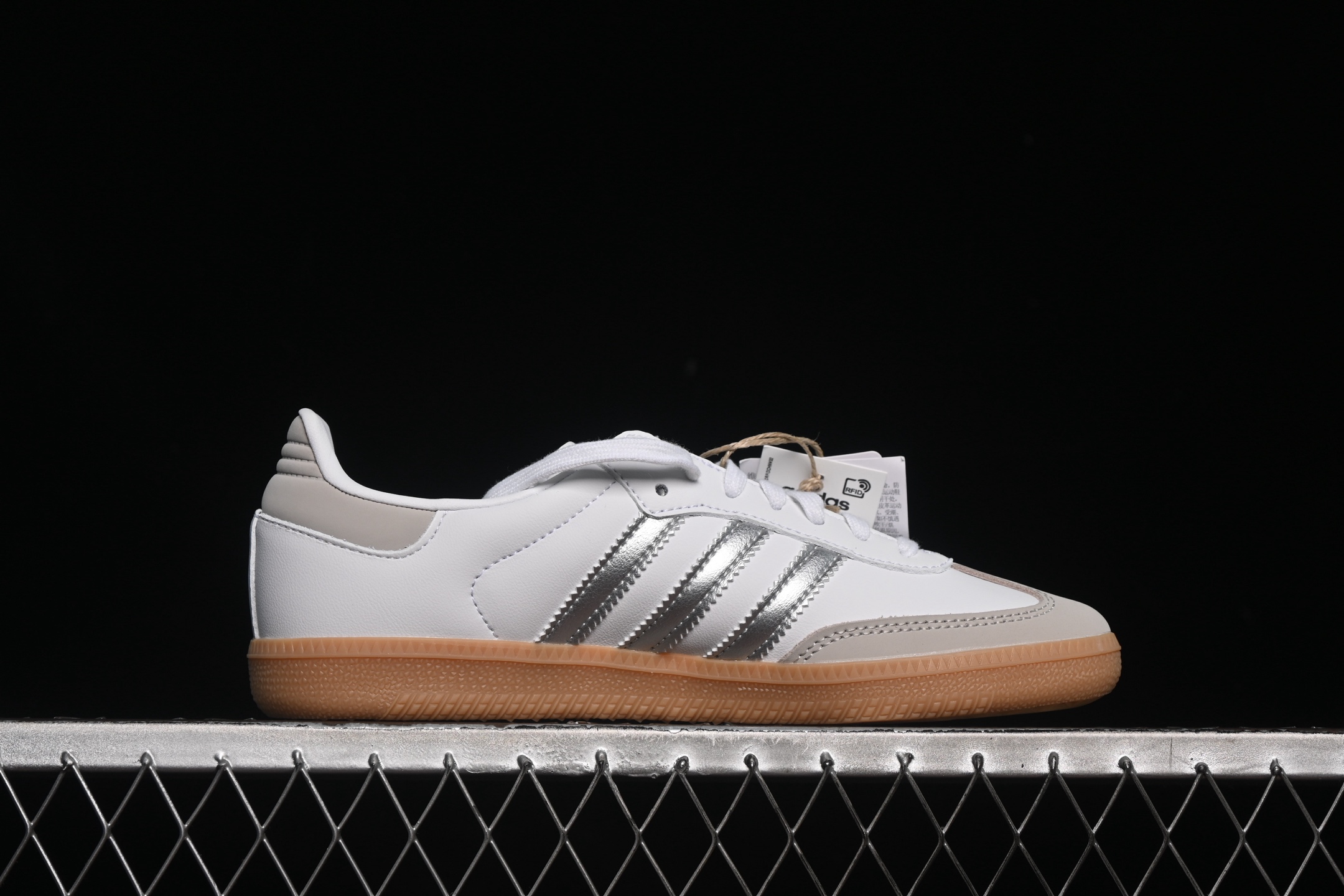  Adidas Samba OG JI2725 阿迪三叶草休闲板鞋
尺码：35 36 36.5 37 3