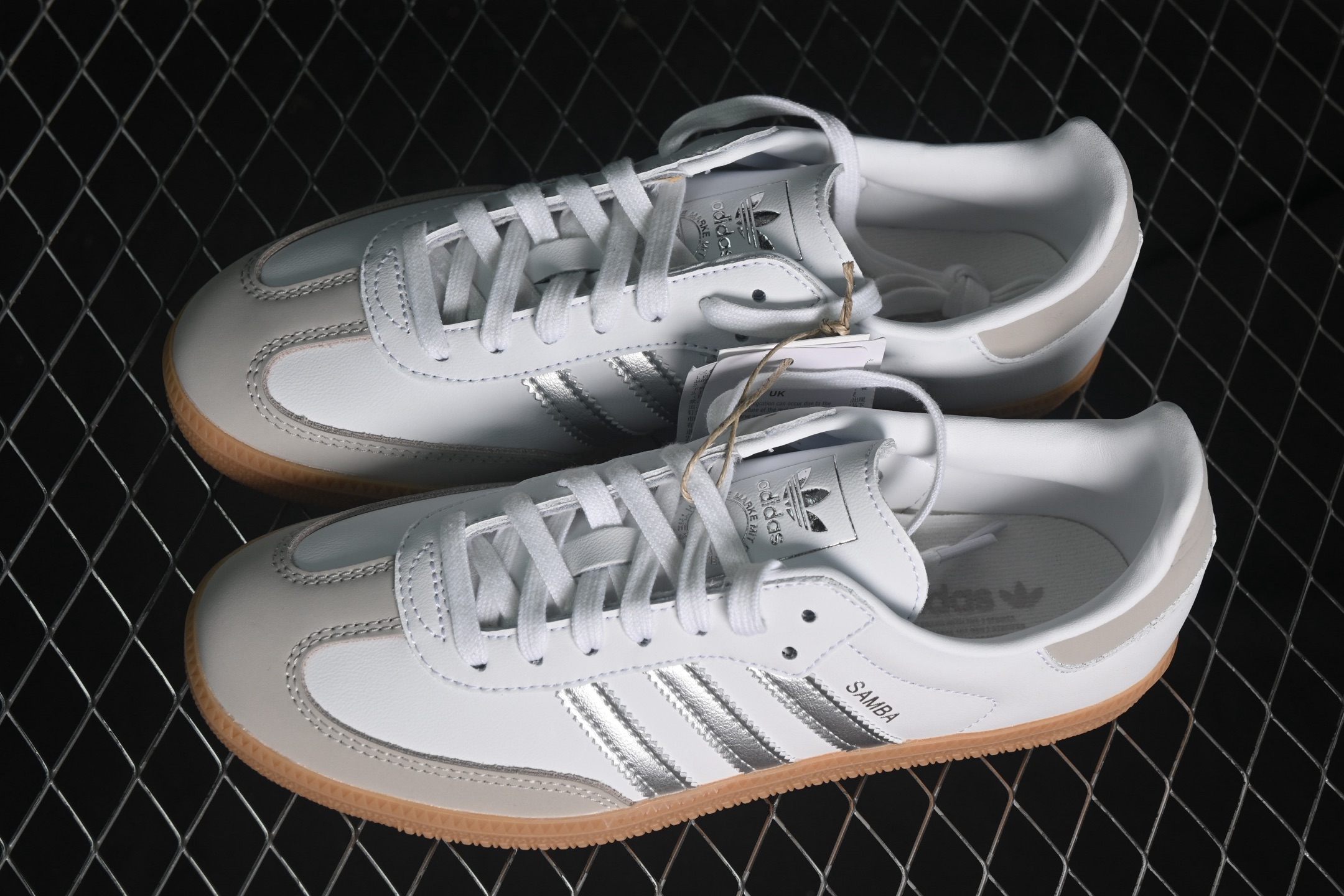  Adidas Samba OG JI2725 阿迪三叶草休闲板鞋
尺码：35 36 36.5 37 3