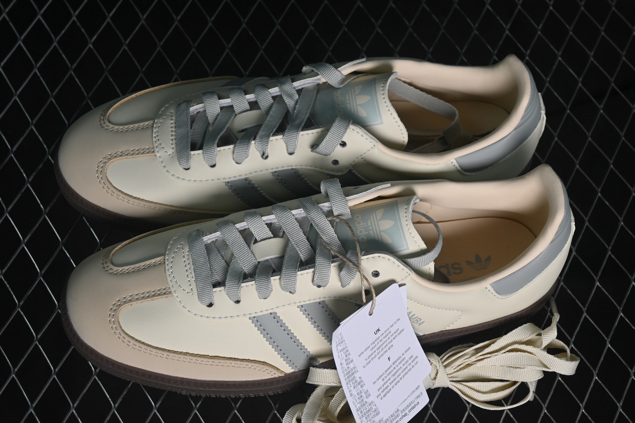  Adidas Samba OG JH7299 阿迪三叶草休闲板鞋
尺码：35 36 36.5 37 3