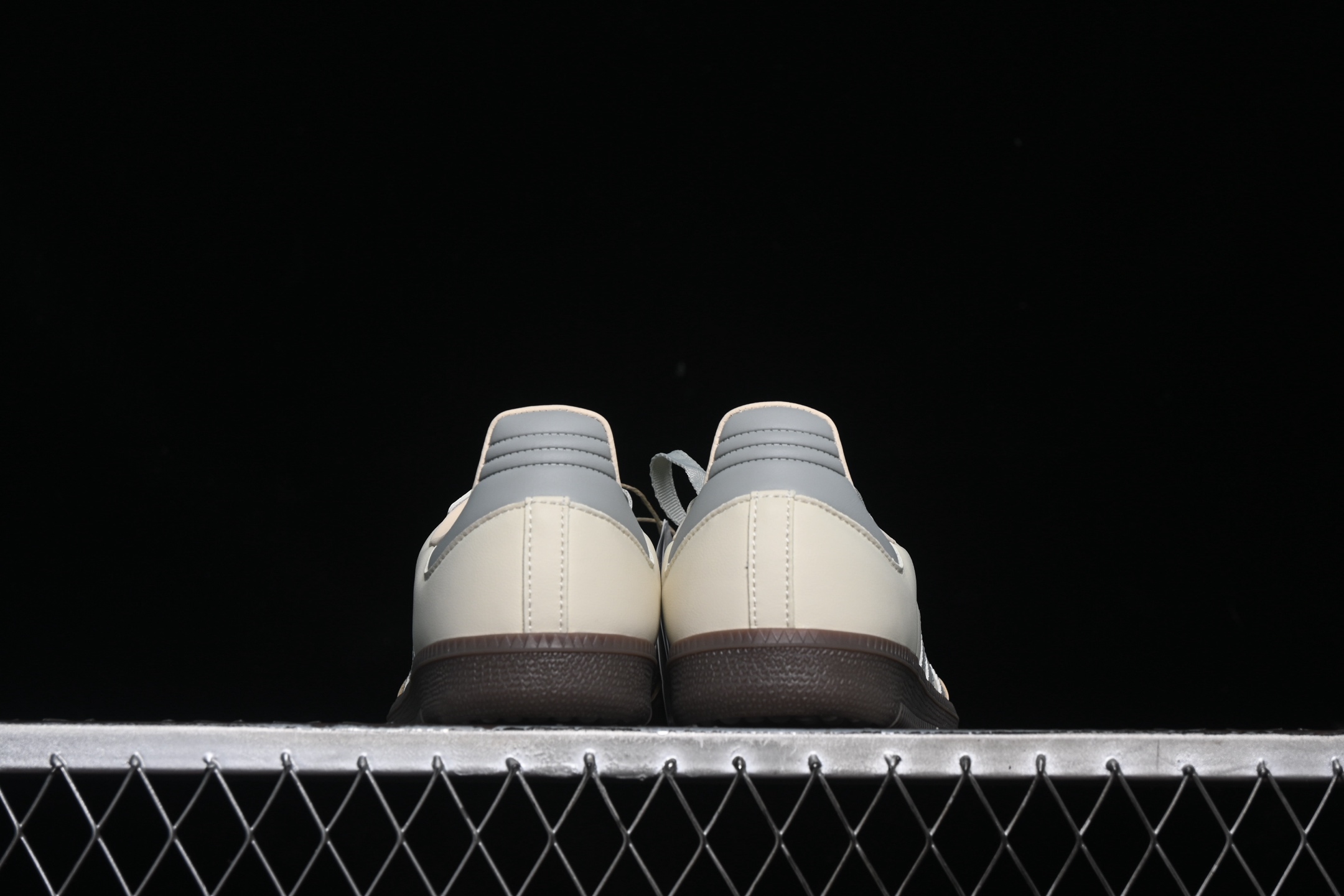  Adidas Samba OG JH7299 阿迪三叶草休闲板鞋
尺码：35 36 36.5 37 3