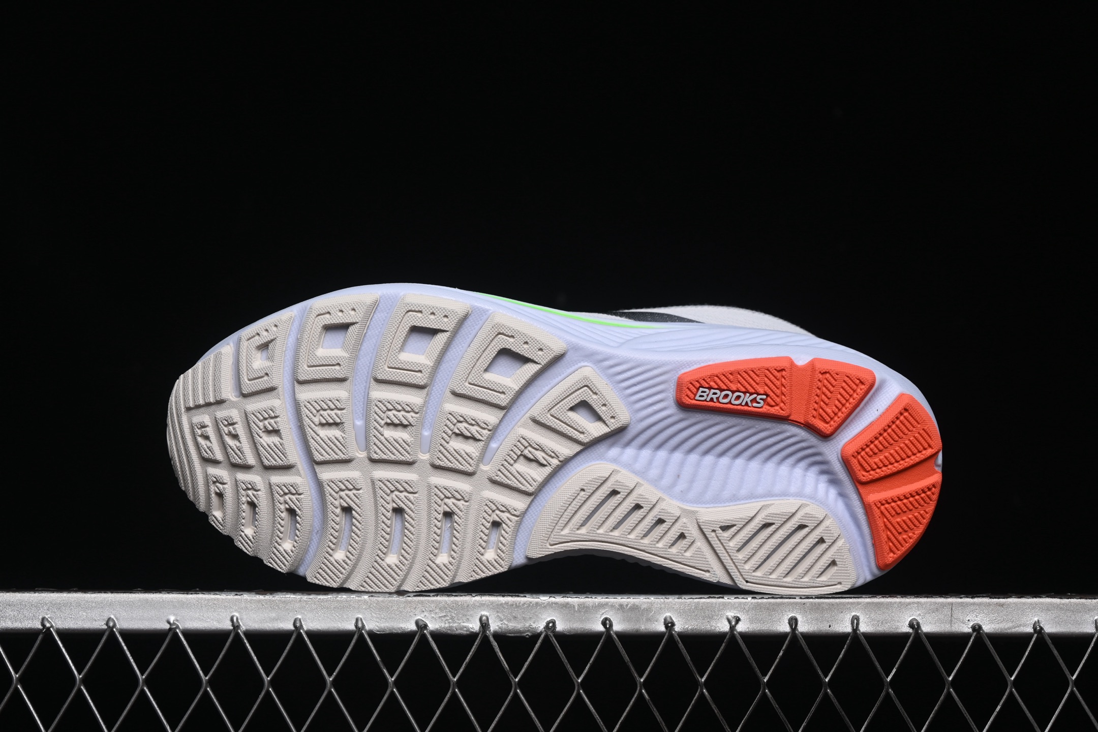 💰220纯原
 Brooks Ghost 17 布鲁克斯 减震竞速马拉松专业跑鞋 1104421D112
尺码：36 37 37.5 38 38.5 39 40 40.5 41 42 42.5 43 44 44.5 45 46 N.C3