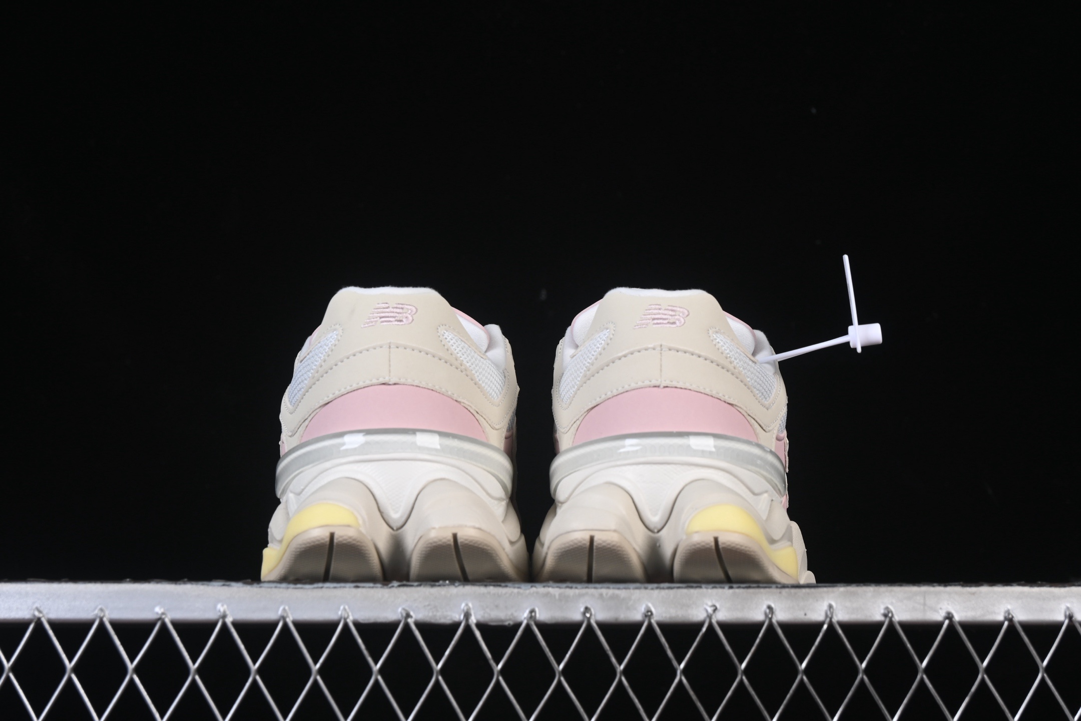 纯原 New Balance NB9060 联名款 复古休闲运动慢跑鞋 U9060JDP
#鞋款灵感