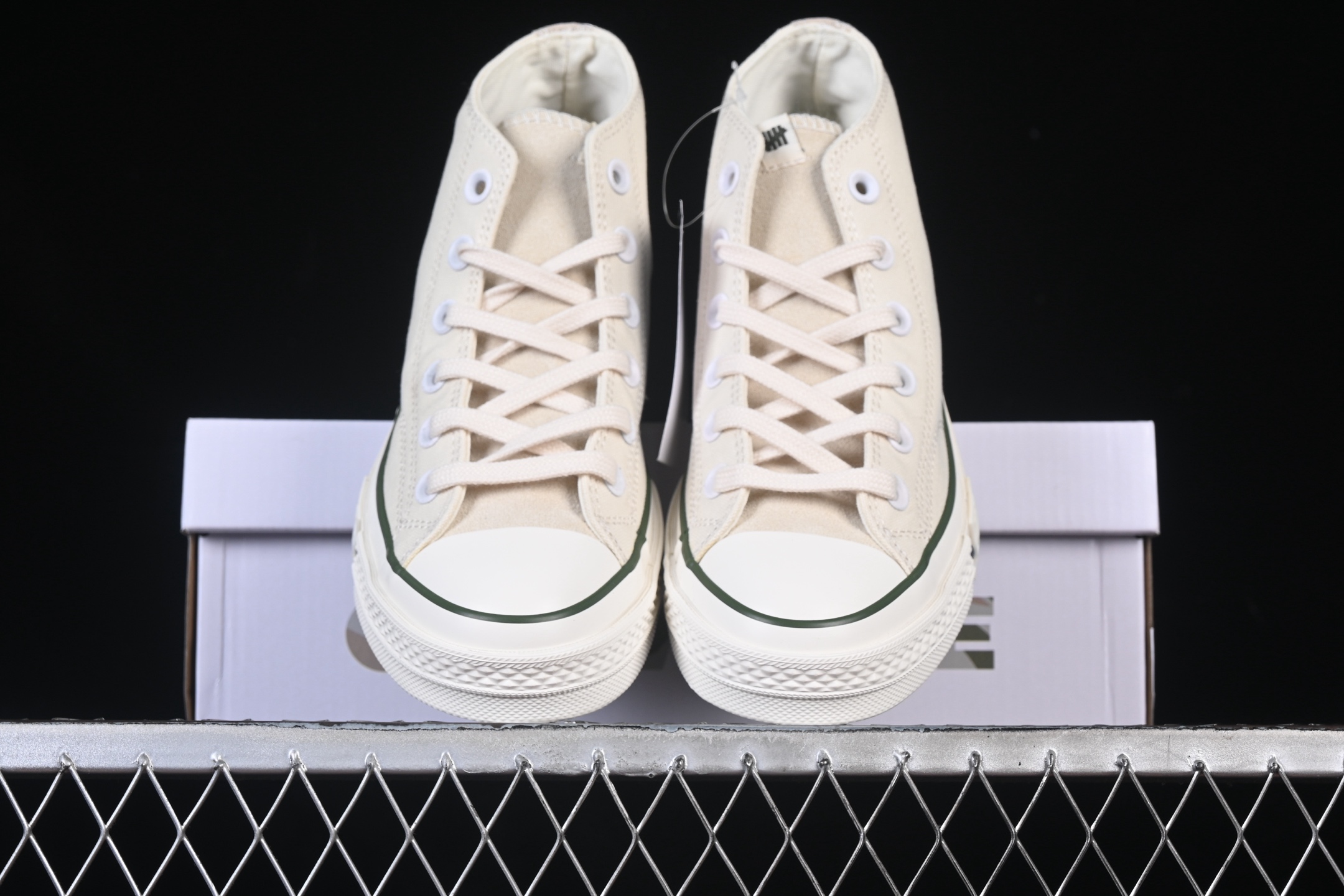 💰140纯原
Undefeated x Converse Half Chuck 70 Mid 匡威限定高帮休闲板鞋 A00670C
尺码：35 36 36.5 37 37.5 38 39 39.5 40 41 41.5 42 42.5 43 44 M.C3