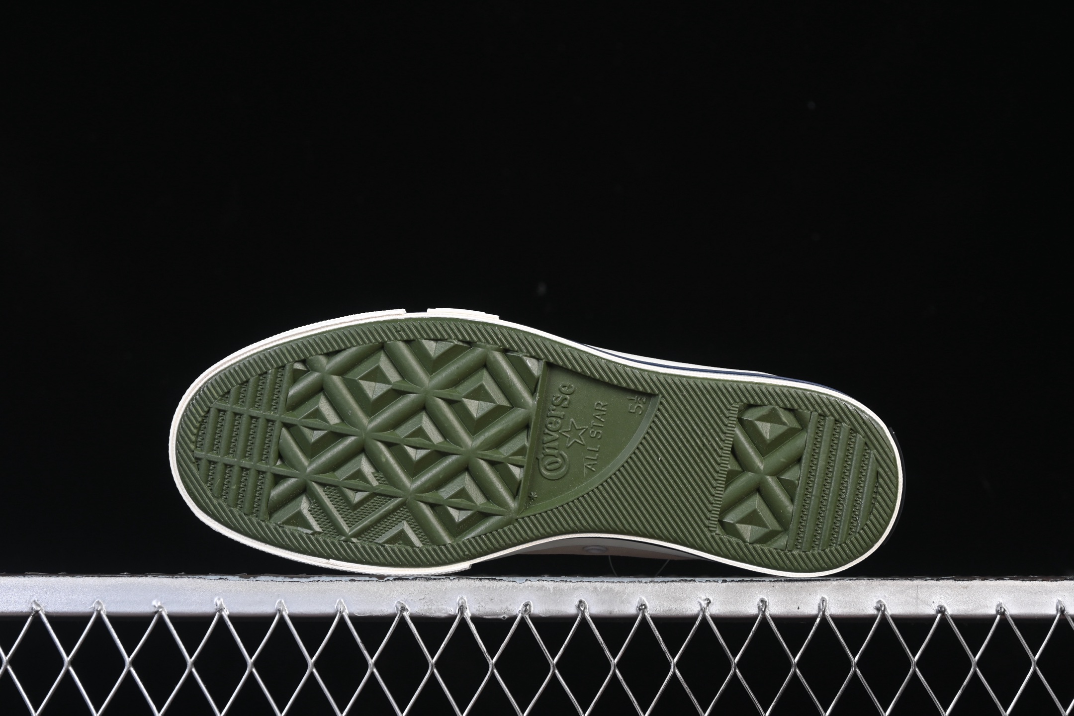 💰140纯原
Undefeated x Converse Half Chuck 70 Mid 匡威限定高帮休闲板鞋 A00670C
尺码：35 36 36.5 37 37.5 38 39 39.5 40 41 41.5 42 42.5 43 44 M.C3