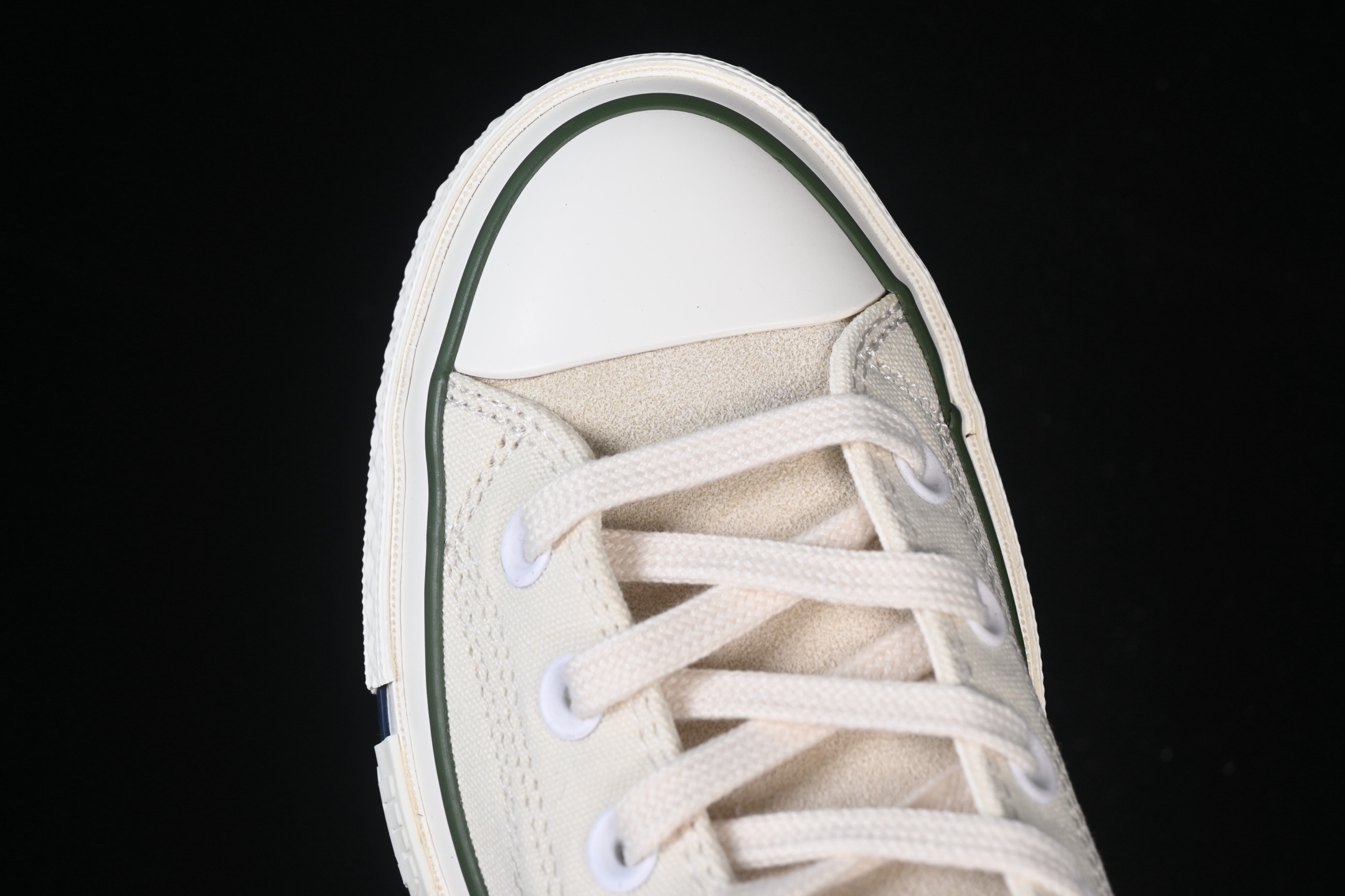 💰140纯原
Undefeated x Converse Half Chuck 70 Mid 匡威限定高帮休闲板鞋 A00670C
尺码：35 36 36.5 37 37.5 38 39 39.5 40 41 41.5 42 42.5 43 44 M.C3