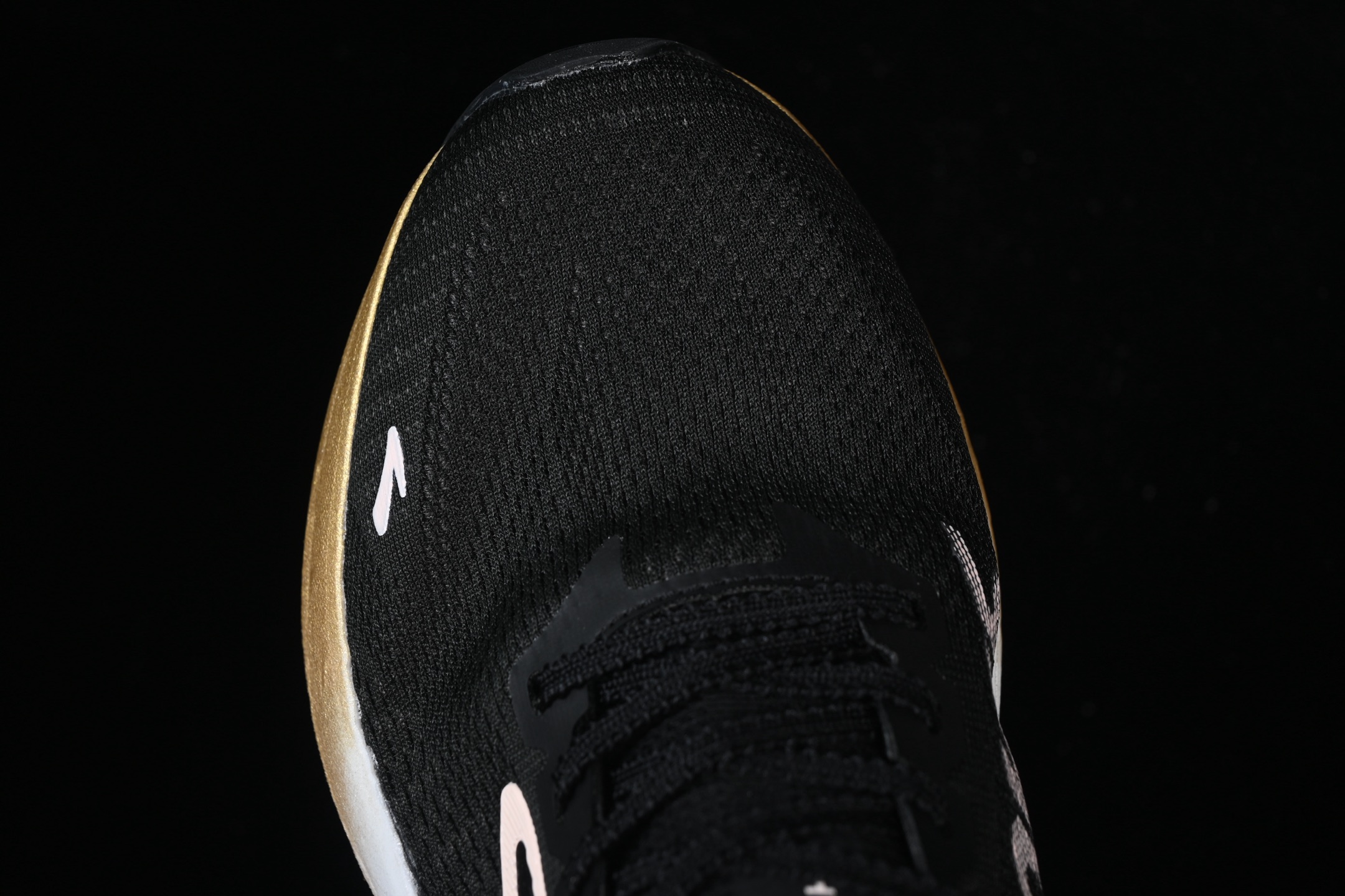 💰240纯原
Brooks Hyperion Max 2 布鲁克斯 烈风2 减震竞速马拉松专业跑鞋 1104341D098
尺码：36 36.5 37 38 38.5 39 40 40.5 41 42 42.5 43 44 44.5 45 G.D4