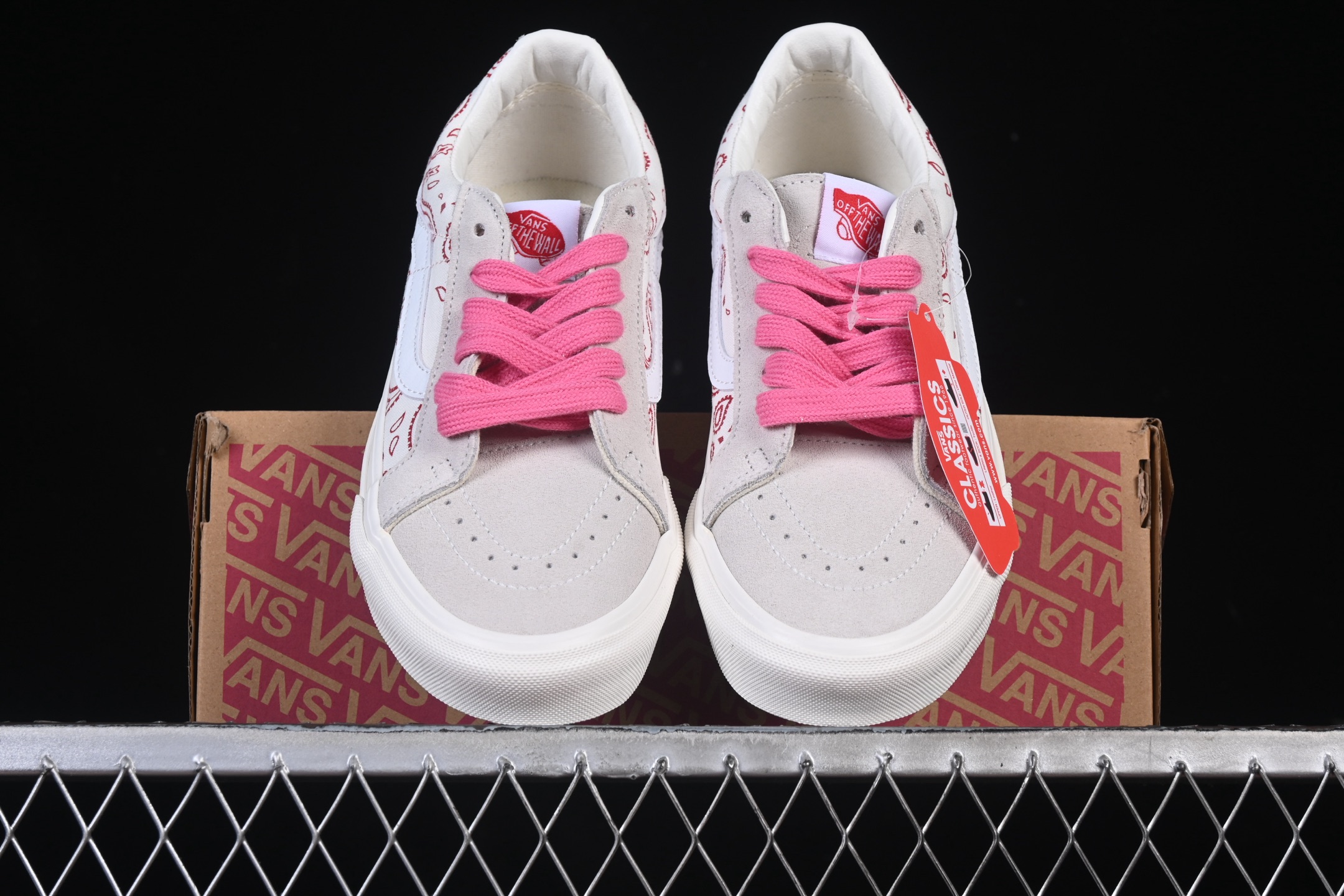 💰150纯原
Vans Sk8-Low 万斯低邦休闲滑板鞋 VN0A4UUK2V4
#工艺：硫化1:1（重量1:1、真标、原钢印、材质标、鞋型标、合格证）
尺码：35 36 36.5 37 38 38.5 39 40 40.5 41 42 42.5 43 44 M.C3