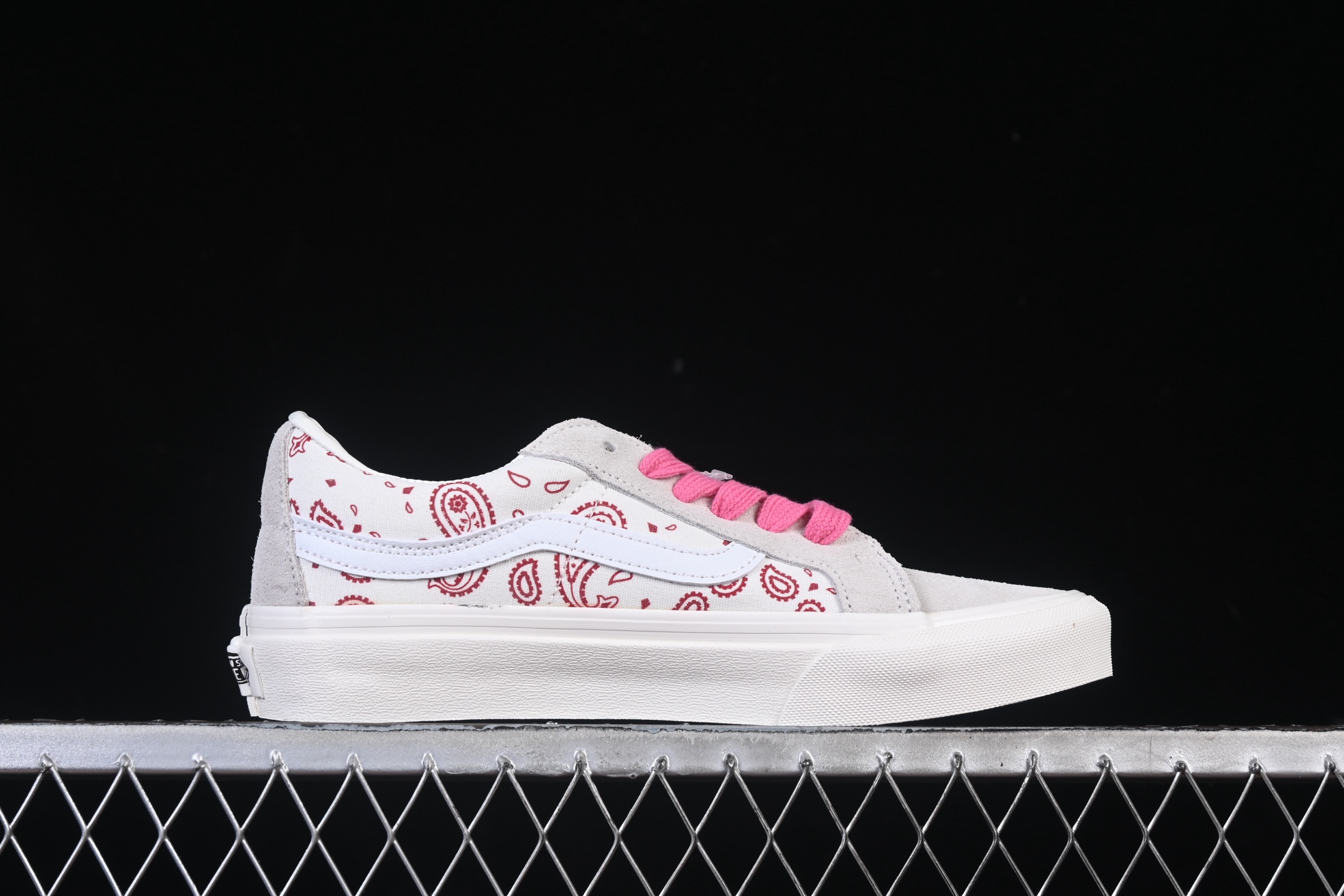 💰150纯原
Vans Sk8-Low 万斯低邦休闲滑板鞋 VN0A4UUK2V4
#工艺：硫化1:1（重量1:1、真标、原钢印、材质标、鞋型标、合格证）
尺码：35 36 36.5 37 38 38.5 39 40 40.5 41 42 42.5 43 44 M.C3