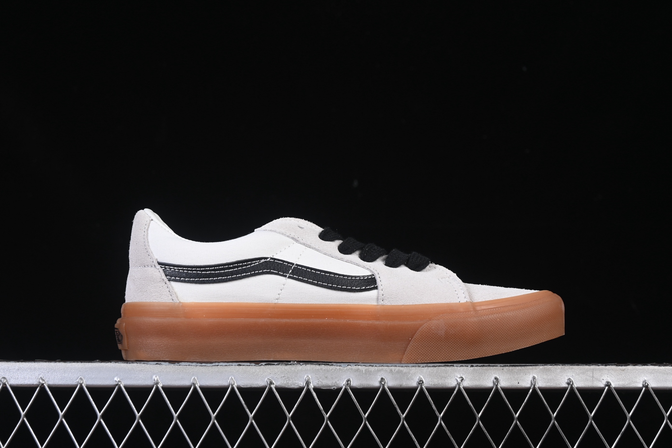 💰150纯原
 Vans Sk8-Low 万斯低邦休闲滑板鞋 VN0A4UUK2V4
#工艺：硫化1:1（重量1:1、真标、原钢印、材质标、鞋型标、合格证）
尺码：35 36 36.5 37 38 38.5 39 40 40.5 41 42 42.5 43 44 M.C3