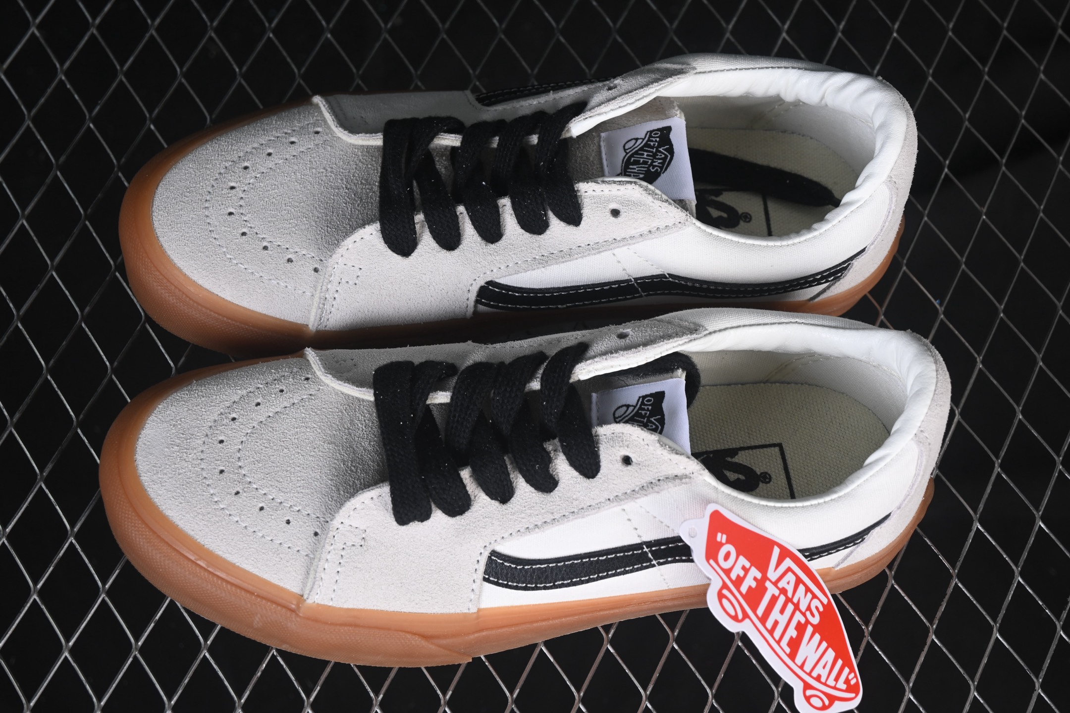 💰150纯原
 Vans Sk8-Low 万斯低邦休闲滑板鞋 VN0A4UUK2V4
#工艺：硫化1:1（重量1:1、真标、原钢印、材质标、鞋型标、合格证）
尺码：35 36 36.5 37 38 38.5 39 40 40.5 41 42 42.5 43 44 M.C3