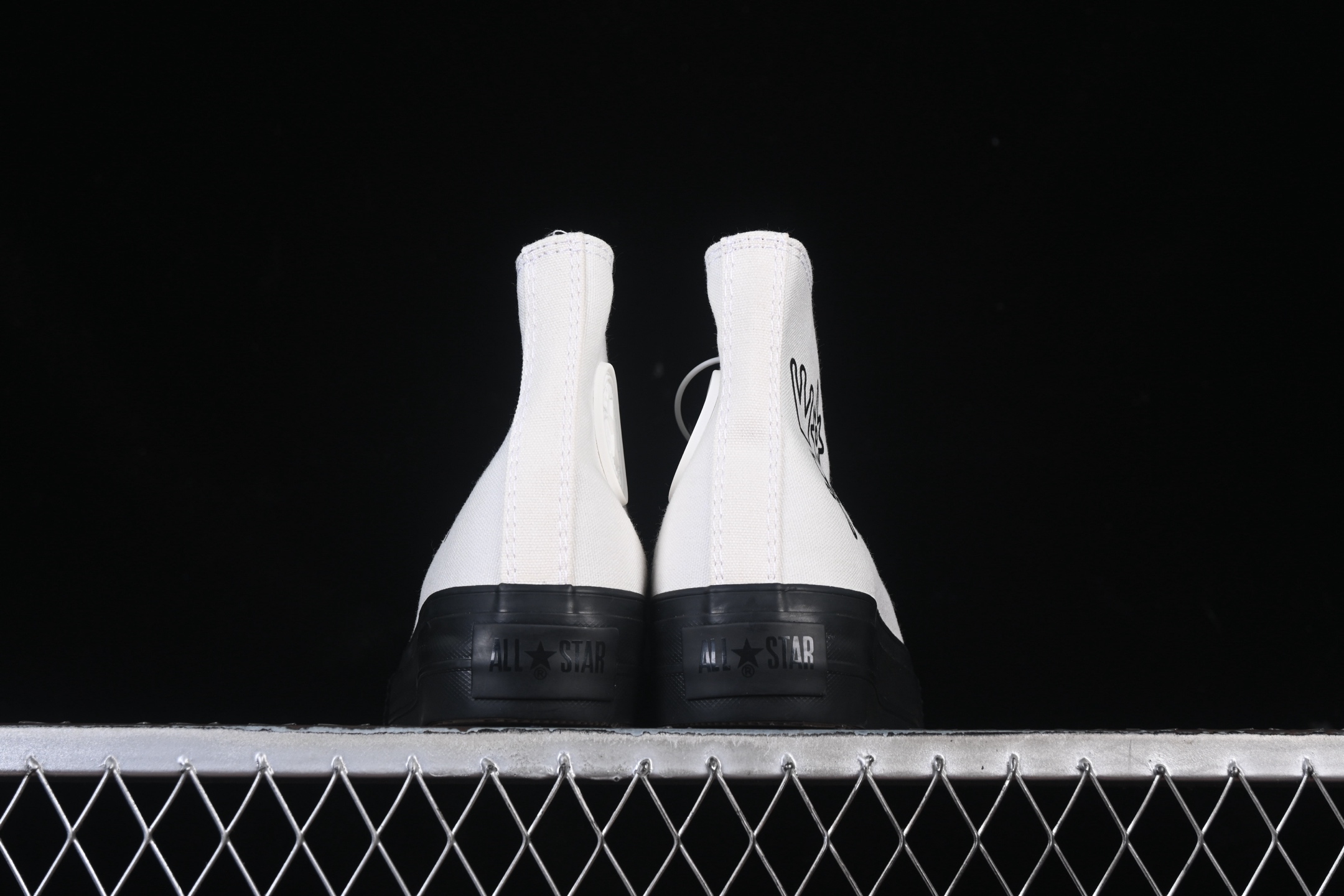 💰140纯原
Converse All Star 百搭休闲高帮厚底休闲鞋 31312471
尺码：35 36 36.5 37 37.5 38 39 39.5 40 41 41.5 42 42.5 43 44 M.C3