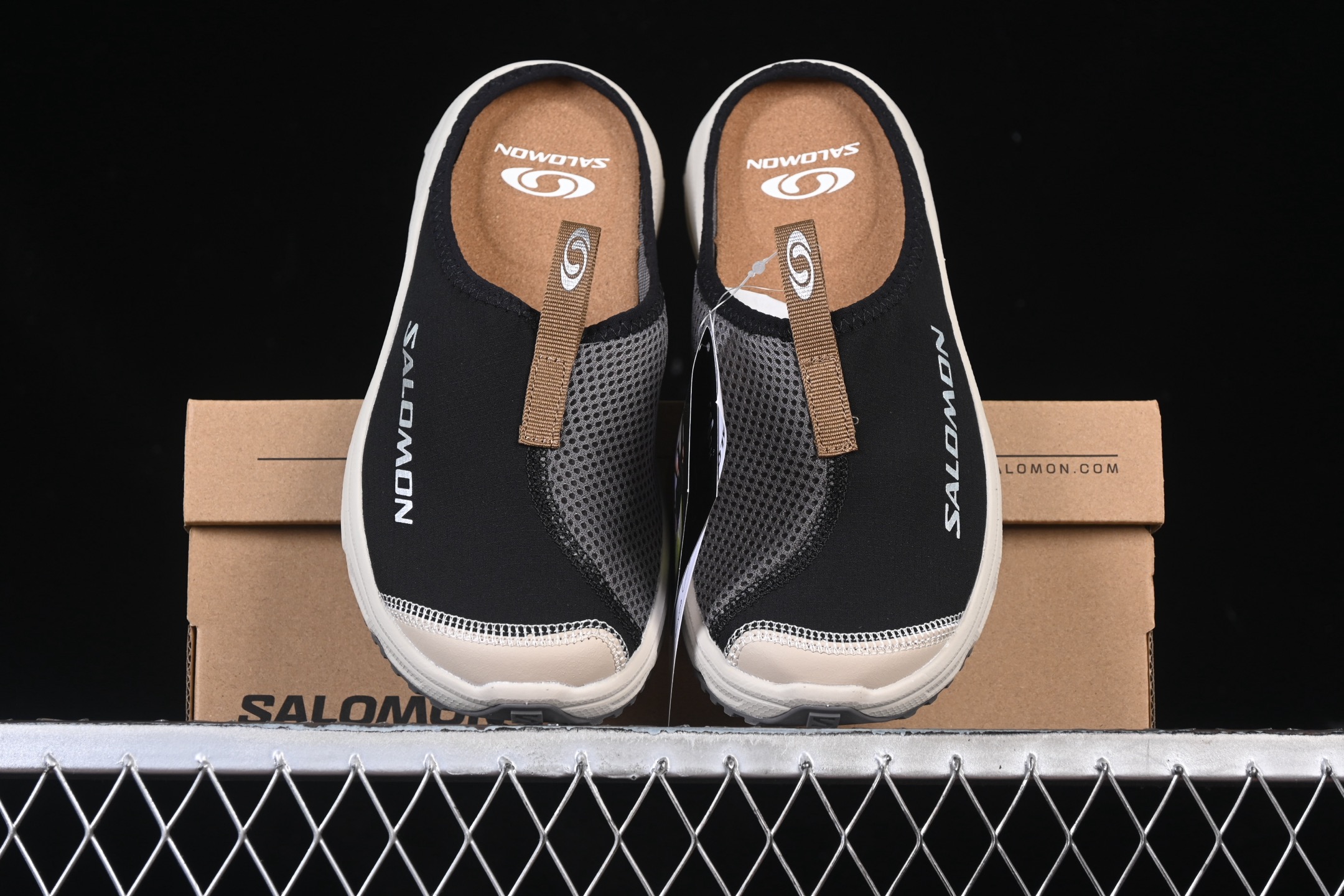 💰240纯原
Salomon RX Slide 3.0 萨洛蒙舒适百搭防磨防滑包头拖鞋 472984-20
尺码：36 36.5 37 38 38.5 39 40 40.5 41 42 42.5 43 44 HCD4