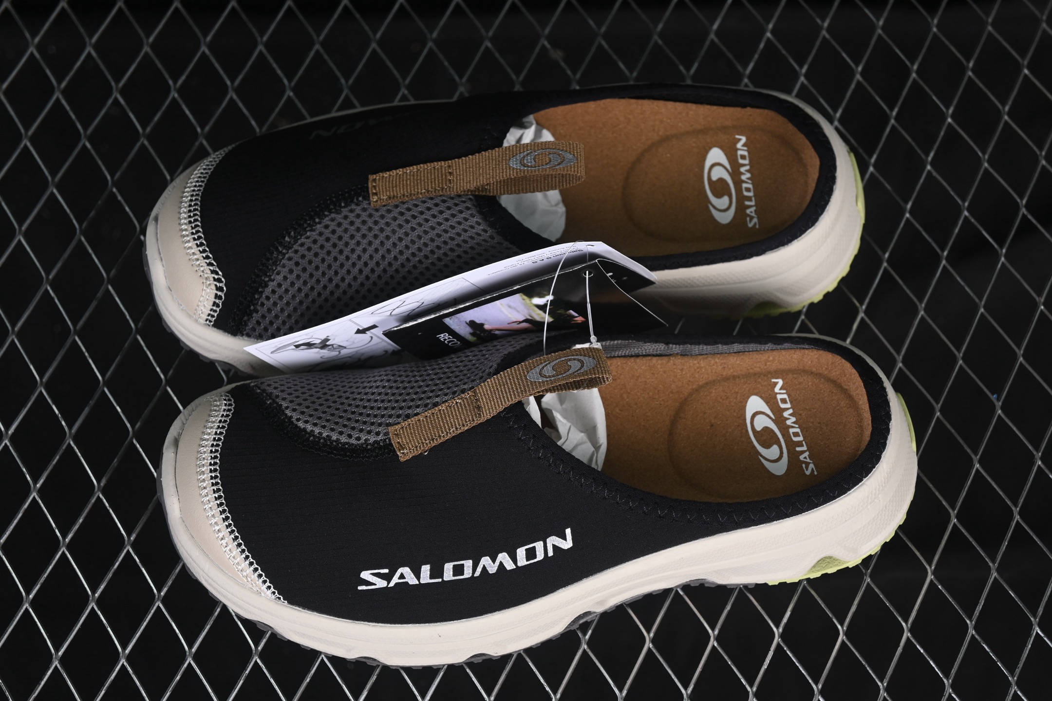 💰240纯原
Salomon RX Slide 3.0 萨洛蒙舒适百搭防磨防滑包头拖鞋 472984-20
尺码：36 36.5 37 38 38.5 39 40 40.5 41 42 42.5 43 44 HCD4
