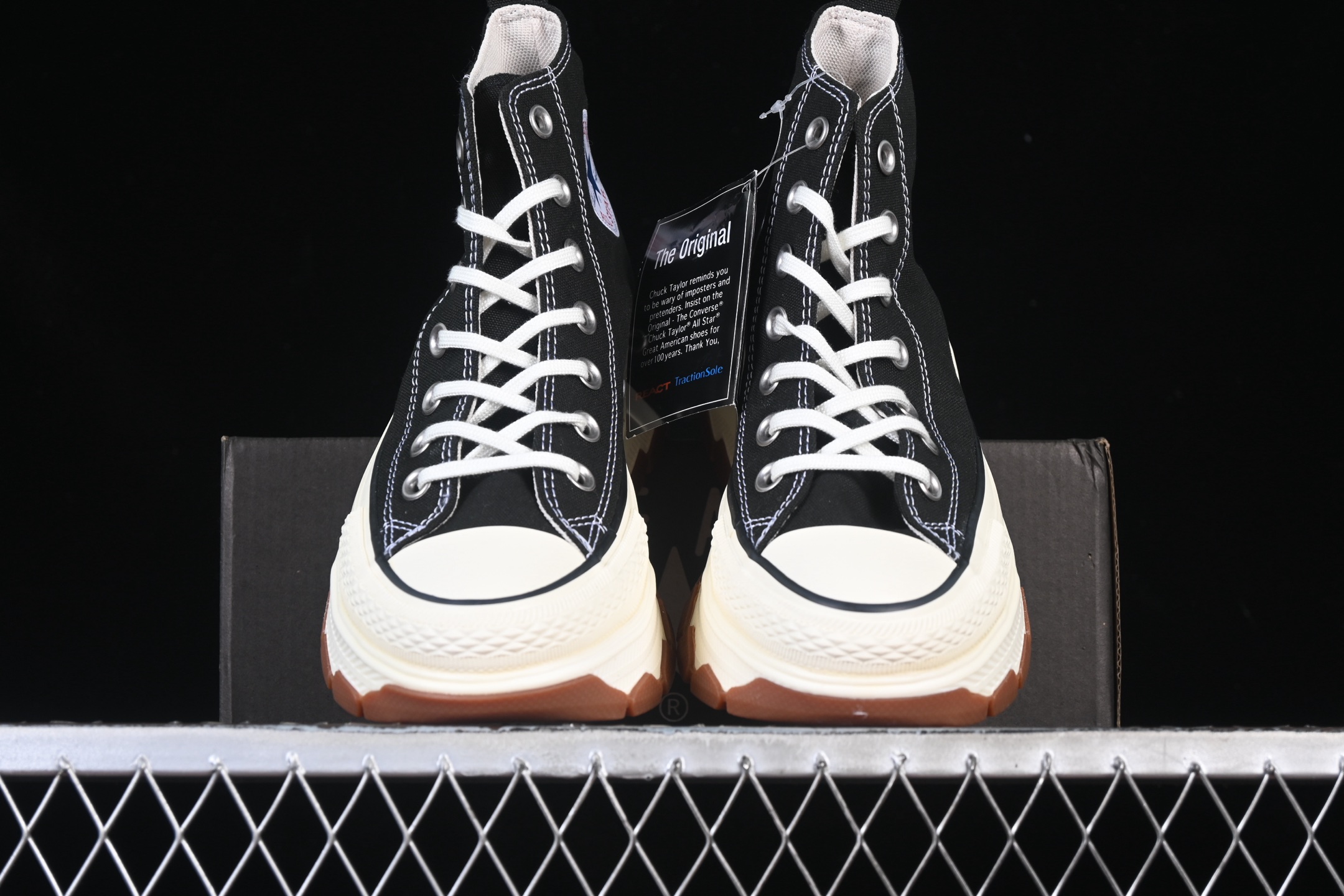 💰160纯原
 Converse Chuck Taylor All Star R Trek Wave OX 匡威复古高帮休闲板鞋 1SD036
尺码：35 36 36.5 37 37.5 38 39 39.5 40 41 41.5 42 42.5 43 44 M.C3