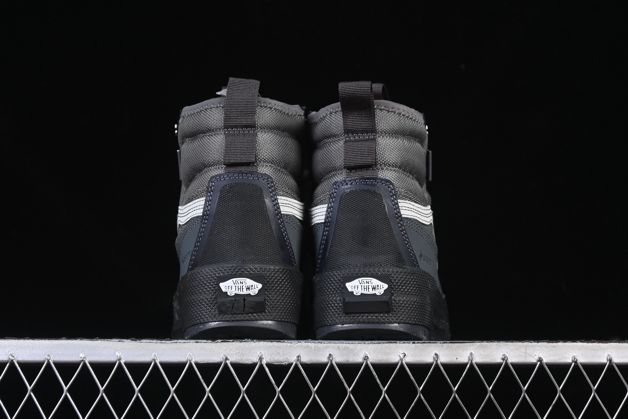 💰260纯原
 Vans Sk8-Hi Gore Te 户外探险系列圆头系带高帮户外功能休闲鞋 VN0A5I116MP
#工艺：硫化1:1（重量1:1、真标、原钢印、材质标、鞋型标、合格证）
尺码：35 36 36.5 37 38 38.5 39 40 40.5 41 42 42.5 43 44 M.C3