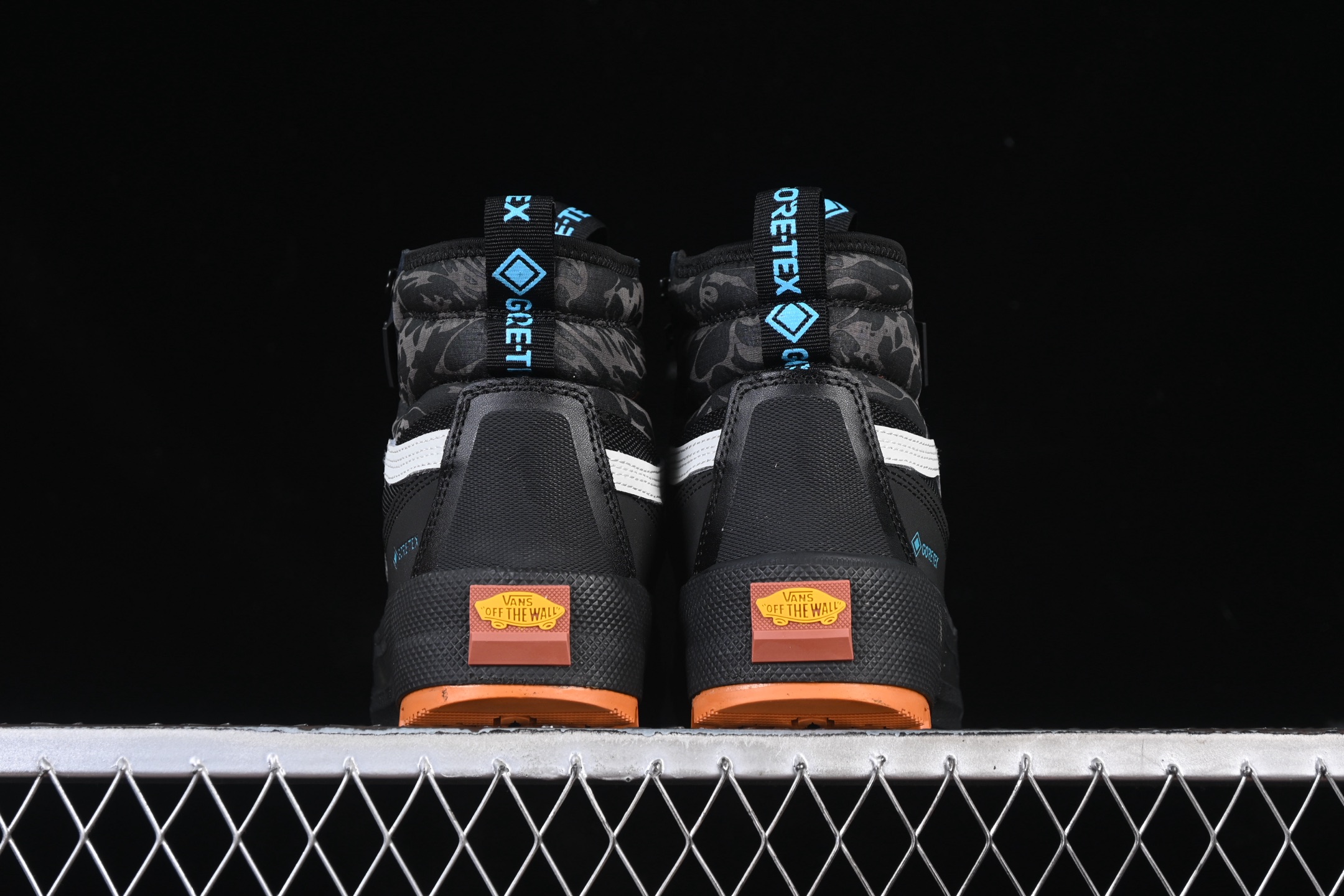 💰260纯原
Vans Sk8-Hi Gore Te 户外探险系列圆头系带高帮户外功能休闲鞋 VN0A5I11A0D
#工艺：硫化1:1（重量1:1、真标、原钢印、材质标、鞋型标、合格证）
尺码：35 36 36.5 37 38 38.5 39 40 40.5 41 42 42.5 43 44 M.C3