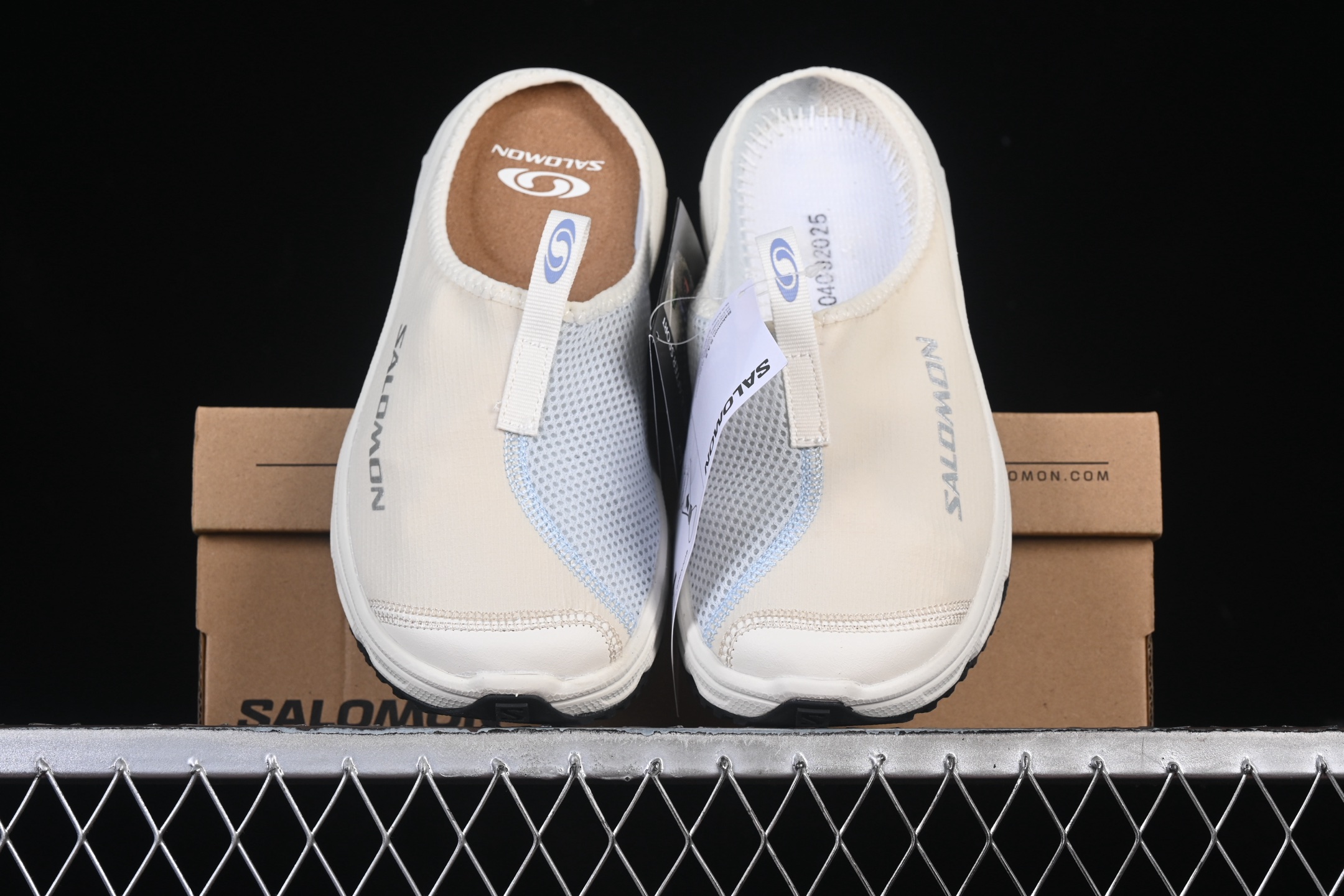 💰240纯原
 Salomon RX Slide 3.0 萨洛蒙舒适百搭防磨防滑包头拖鞋 477581-23
尺码：36 36.5 37 38 38.5 39 40 40.5 41 42 42.5 43 44 HCD4