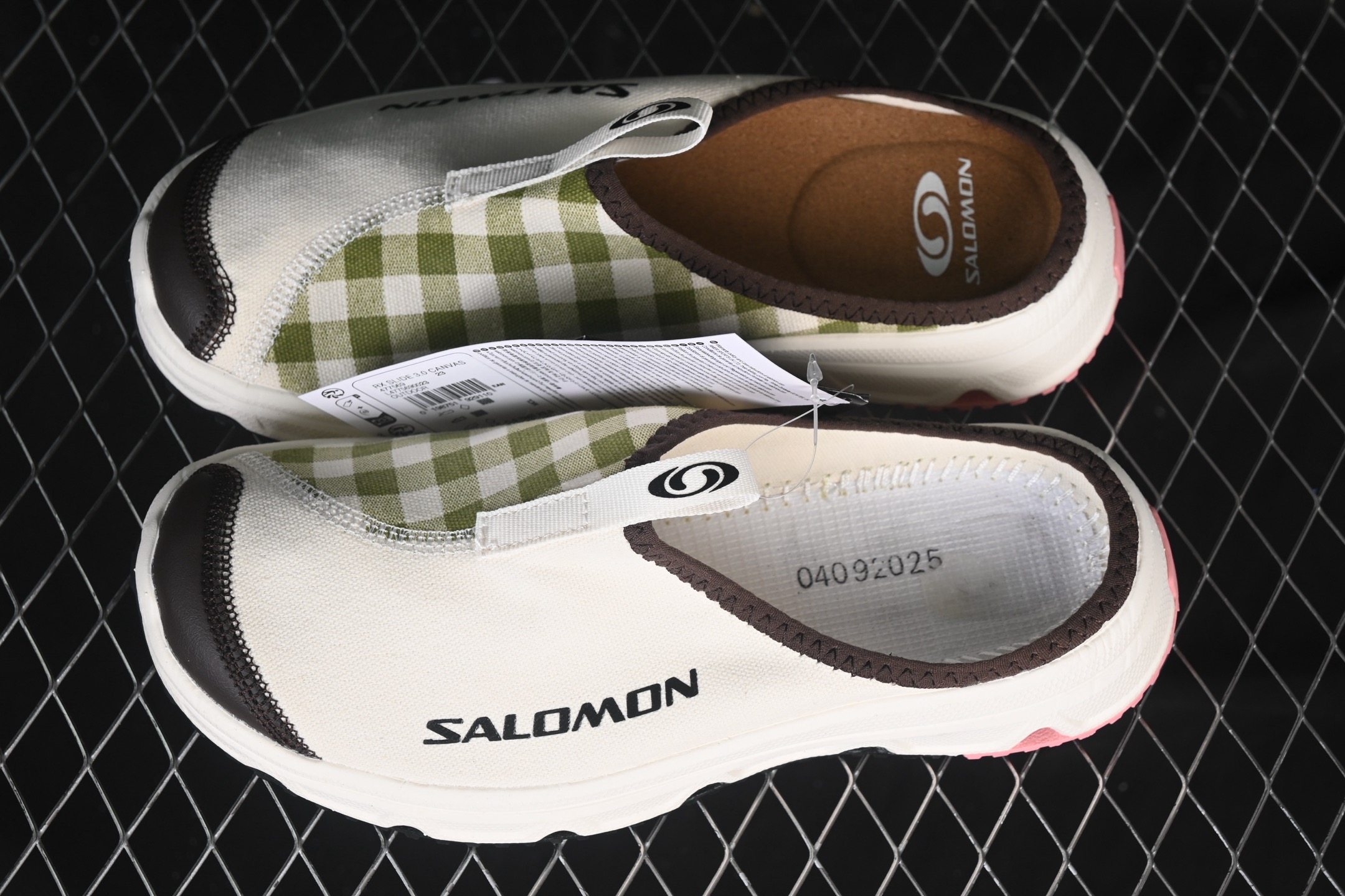 💰240纯原
 Salomon RX Slide 3.0 萨洛蒙舒适百搭防磨防滑包头拖鞋 477569-23
尺码：36 36.5 37 38 38.5 39 40 40.5 41 42 42.5 43 44 HCD4