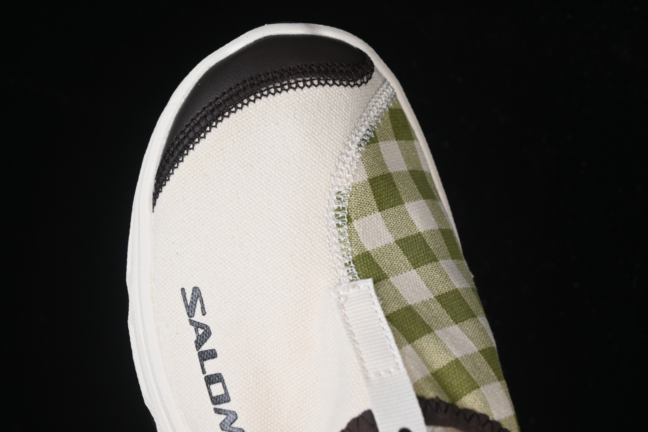 💰240纯原
 Salomon RX Slide 3.0 萨洛蒙舒适百搭防磨防滑包头拖鞋 477569-23
尺码：36 36.5 37 38 38.5 39 40 40.5 41 42 42.5 43 44 HCD4