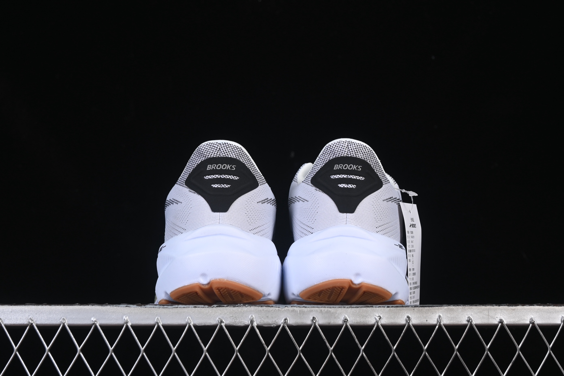 💰220纯原
 Brooks Ghost 17 布鲁克斯 减震竞速马拉松专业跑鞋 1104421D191
尺码：36 37 37.5 38 38.5 39 40 40.5 41 42 42.5 43 44 44.5 45 46 N.C3