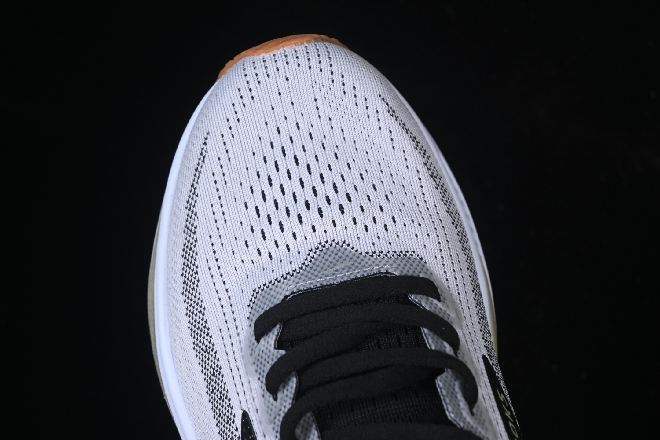 💰220纯原
 Brooks Ghost 17 布鲁克斯 减震竞速马拉松专业跑鞋 1104421D191
尺码：36 37 37.5 38 38.5 39 40 40.5 41 42 42.5 43 44 44.5 45 46 N.C3