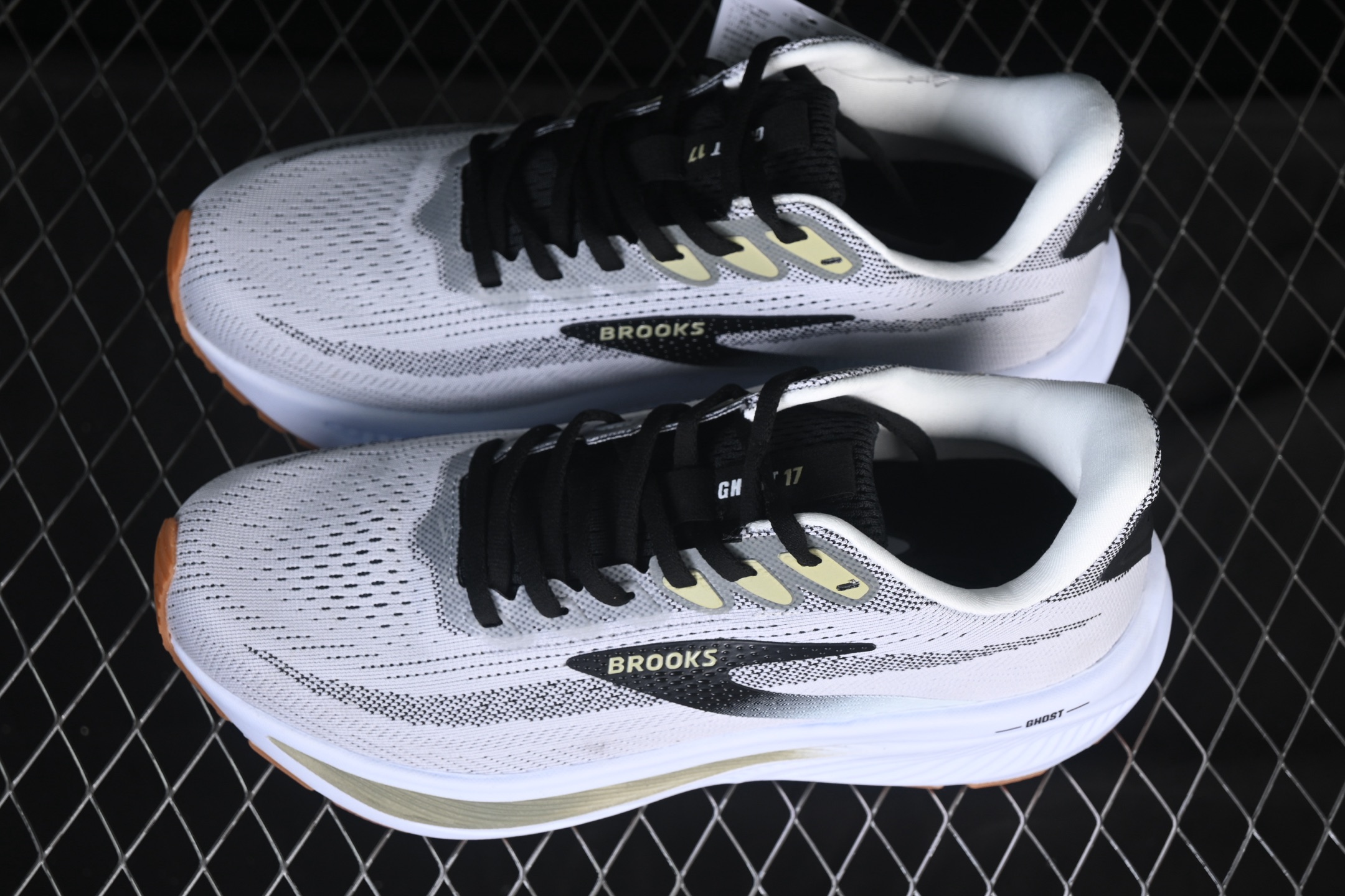 💰220纯原
 Brooks Ghost 17 布鲁克斯 减震竞速马拉松专业跑鞋 1104421D191
尺码：36 37 37.5 38 38.5 39 40 40.5 41 42 42.5 43 44 44.5 45 46 N.C3