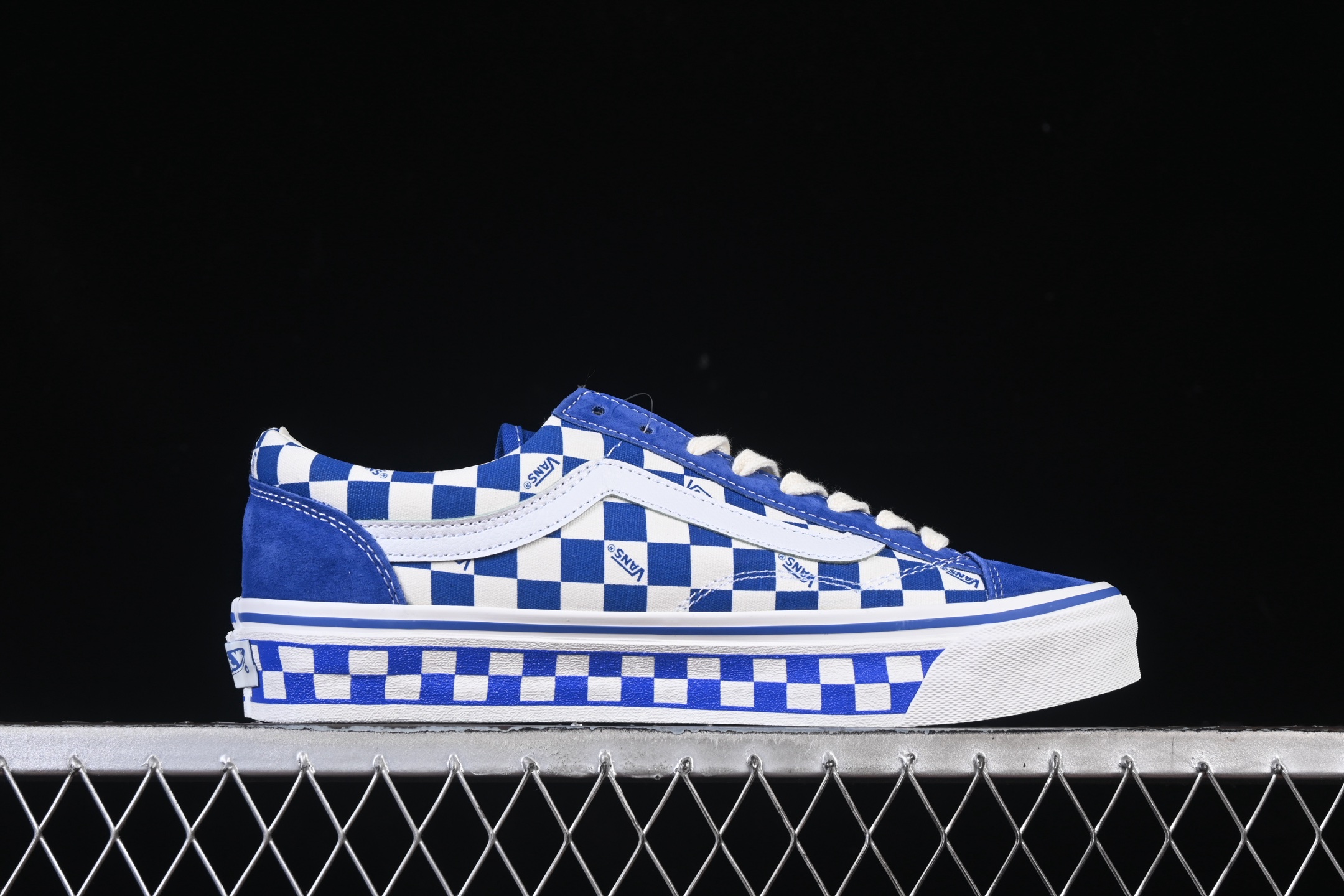 💰150纯原
 Vans Sku-Skool 范斯官方 低帮休闲板鞋 VN000D57ERM
#工艺：硫化1:1（重量1:1、真标、原钢印、材质标、鞋型标、合格证）
尺码：35 36 36.5 37 38 38.5 39 40 40.5 41 42 42.5 43 44 M.C3
