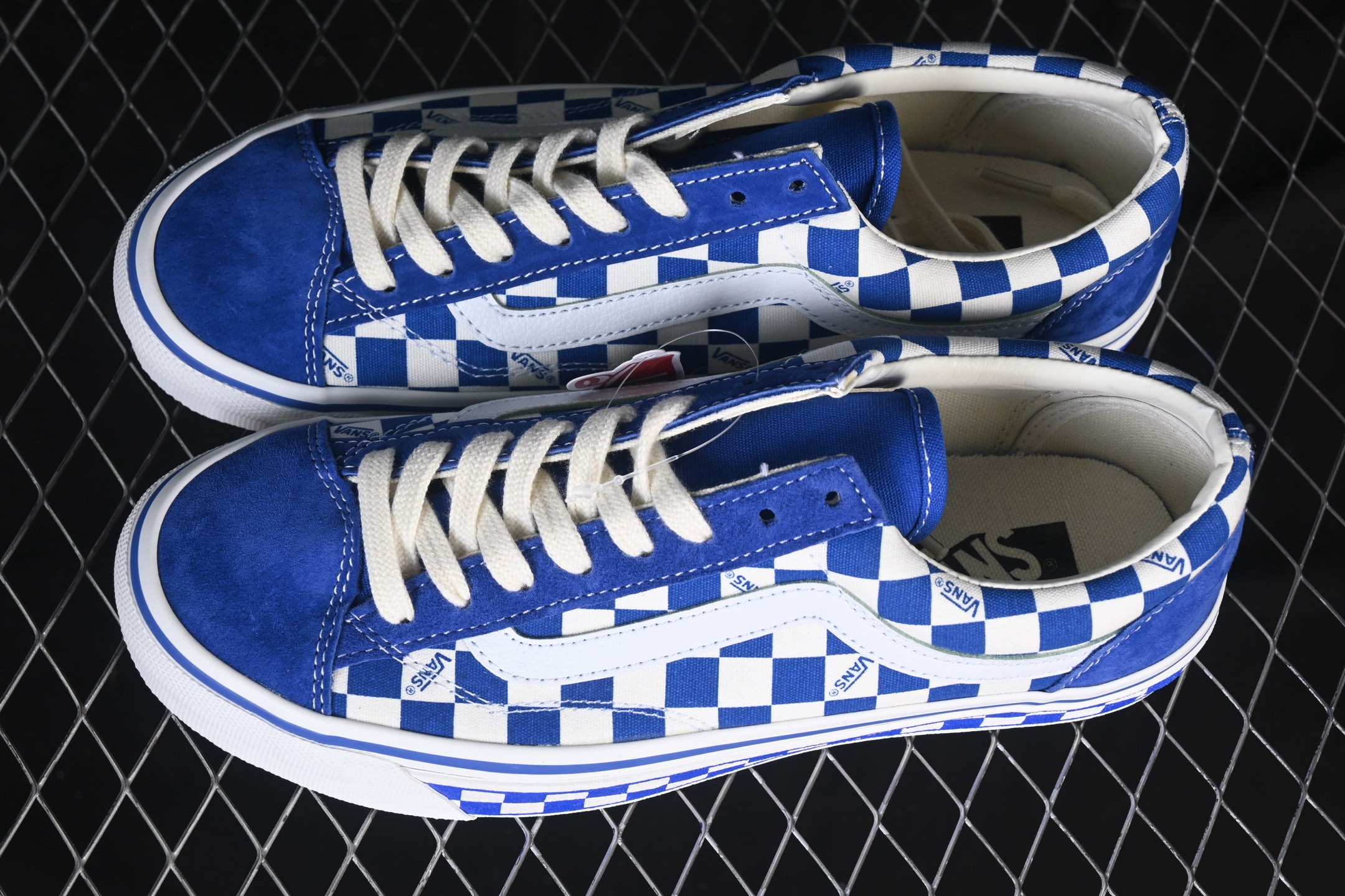 💰150纯原
 Vans Sku-Skool 范斯官方 低帮休闲板鞋 VN000D57ERM
#工艺：硫化1:1（重量1:1、真标、原钢印、材质标、鞋型标、合格证）
尺码：35 36 36.5 37 38 38.5 39 40 40.5 41 42 42.5 43 44 M.C3