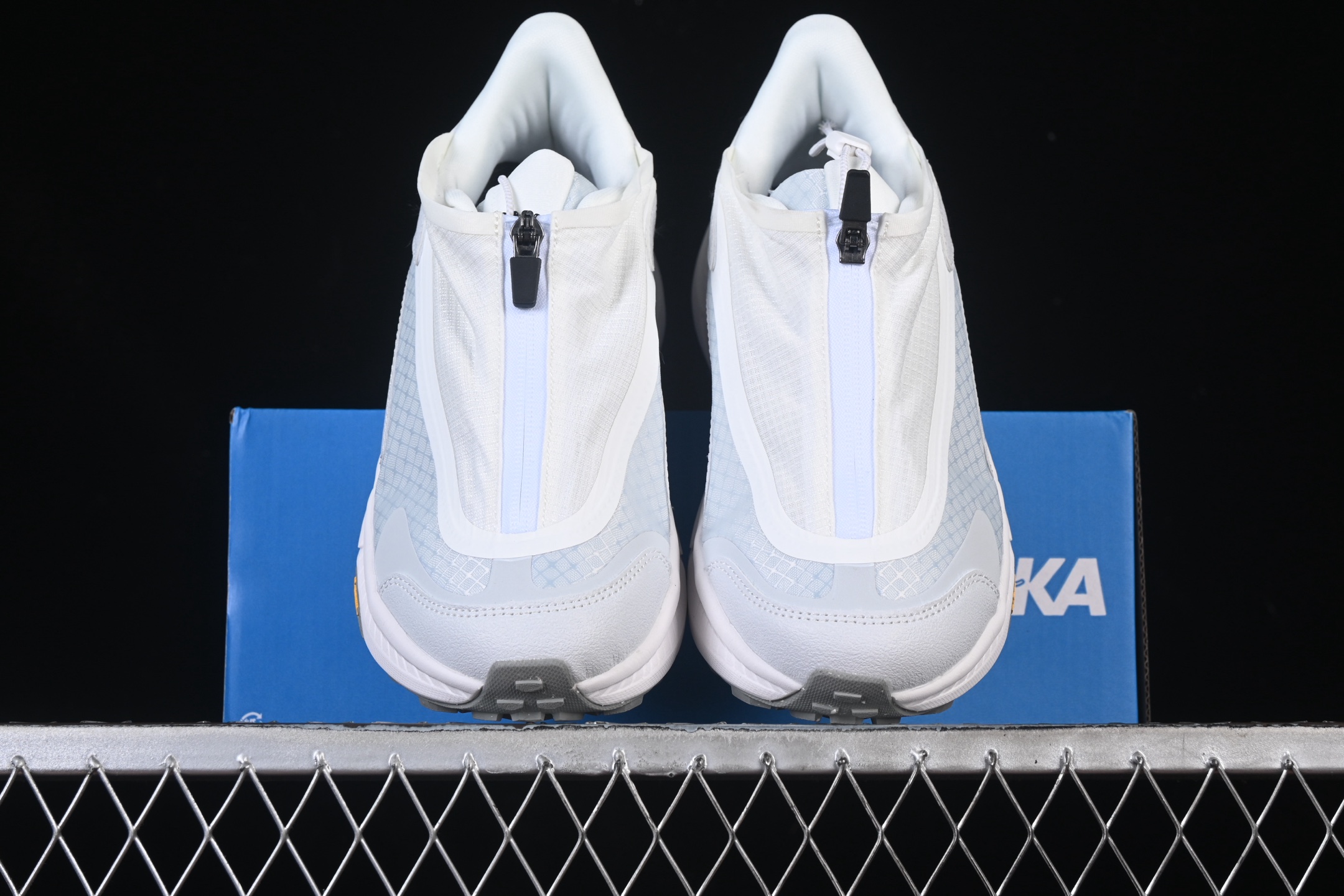 💰240纯原
Hoka Project Transport 防滑耐磨低帮生活休闲鞋 1162850 WMC
尺码：36 36.5 37 38 38.5 39 40 40.5 41 42 42.5 43 44 45 N.D4