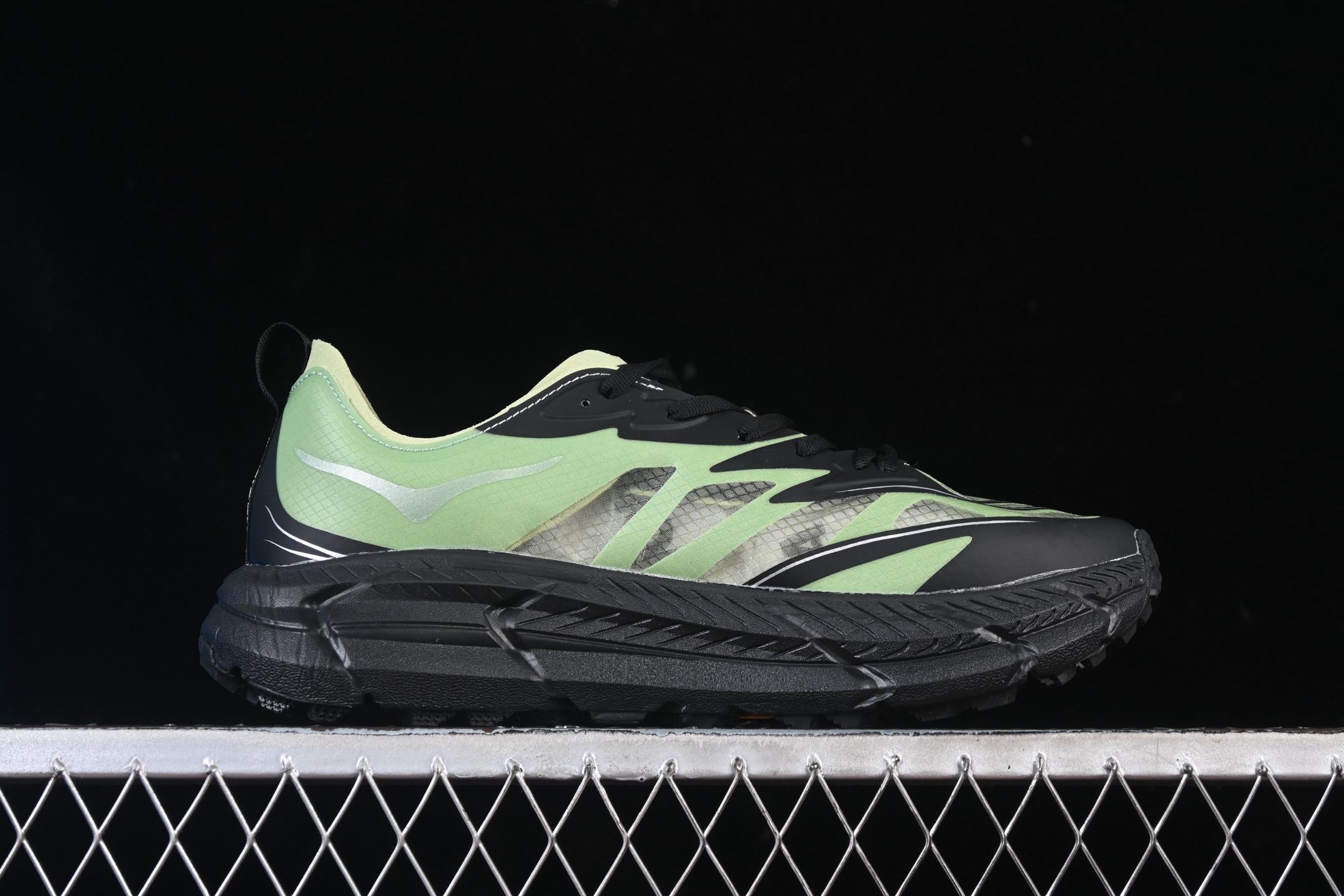 💰220纯原
HOKA ONE ONE Satisfy Running Mafate Trail 低帮缓震户外登山功能鞋 1168450 LHC
尺码：36 36.5 37 38 38.5 39 40 40.5 41 42 42.5 43 44 45 N.D4