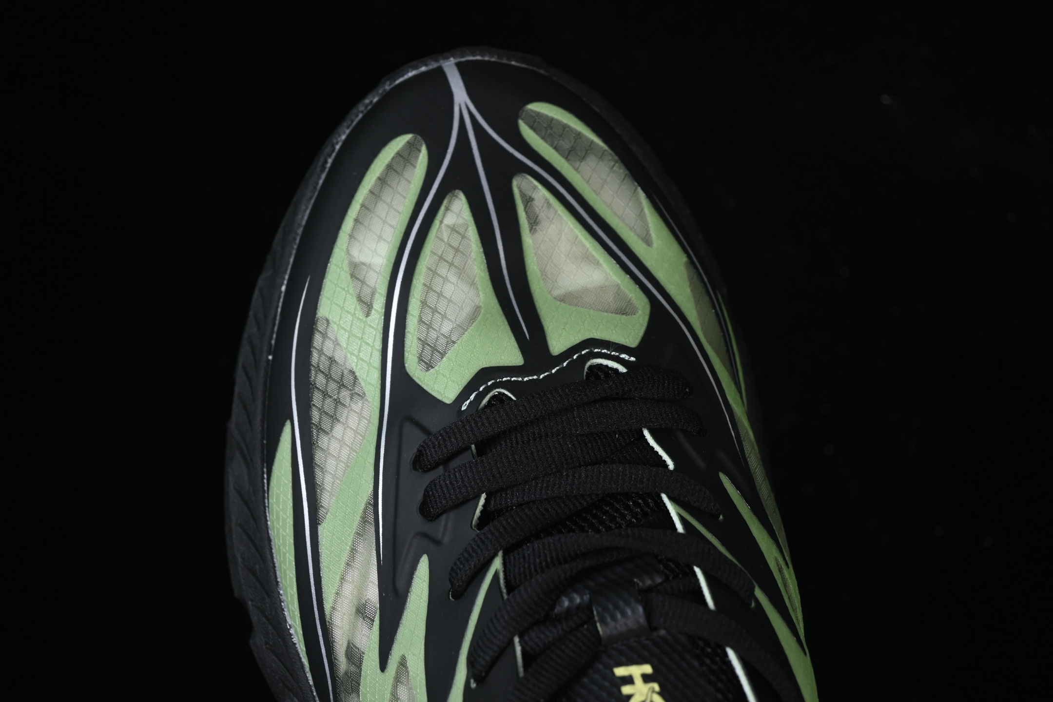 💰220纯原
HOKA ONE ONE Satisfy Running Mafate Trail 低帮缓震户外登山功能鞋 1168450 LHC
尺码：36 36.5 37 38 38.5 39 40 40.5 41 42 42.5 43 44 45 N.D4