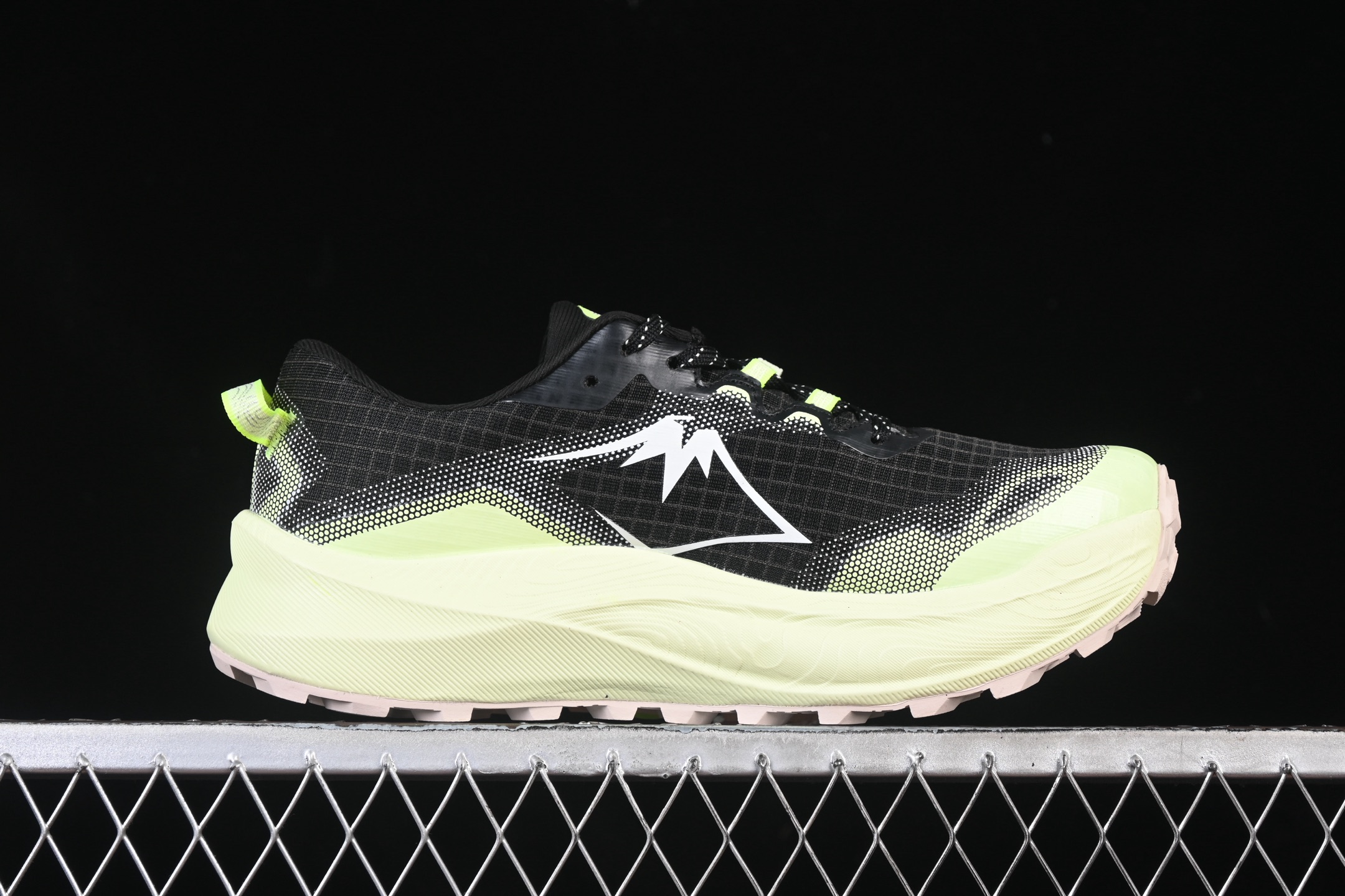 💰200纯原
 Asics Trabuco Max 3 亚瑟士运动休闲透气专业跑鞋 1012B606-002
尺码：36 37 37.5 38 39 39.5 40 40.5 41.5 42 42.5 43.5 44 45 AJC3
