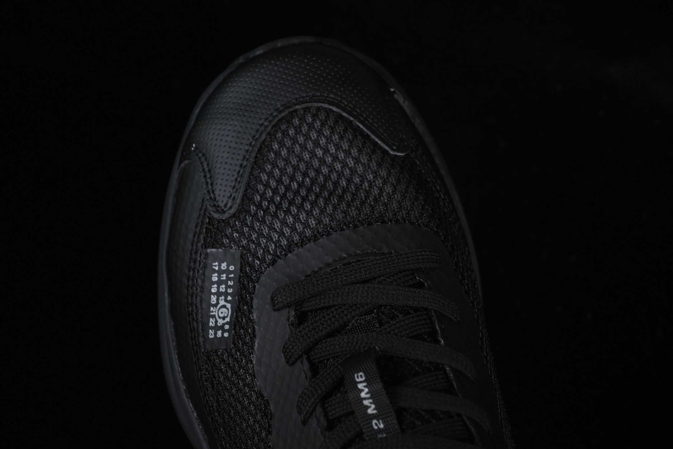 💰360纯原
 MM6 x Salomon Maison Margiela Spectur 联名款 萨洛蒙圆头系带低帮生活休闲鞋 黑色
尺码：36 36.5 37 38 38.5 39 40 40.5 41 42 42.5 43 44 44.5 45 AJE5