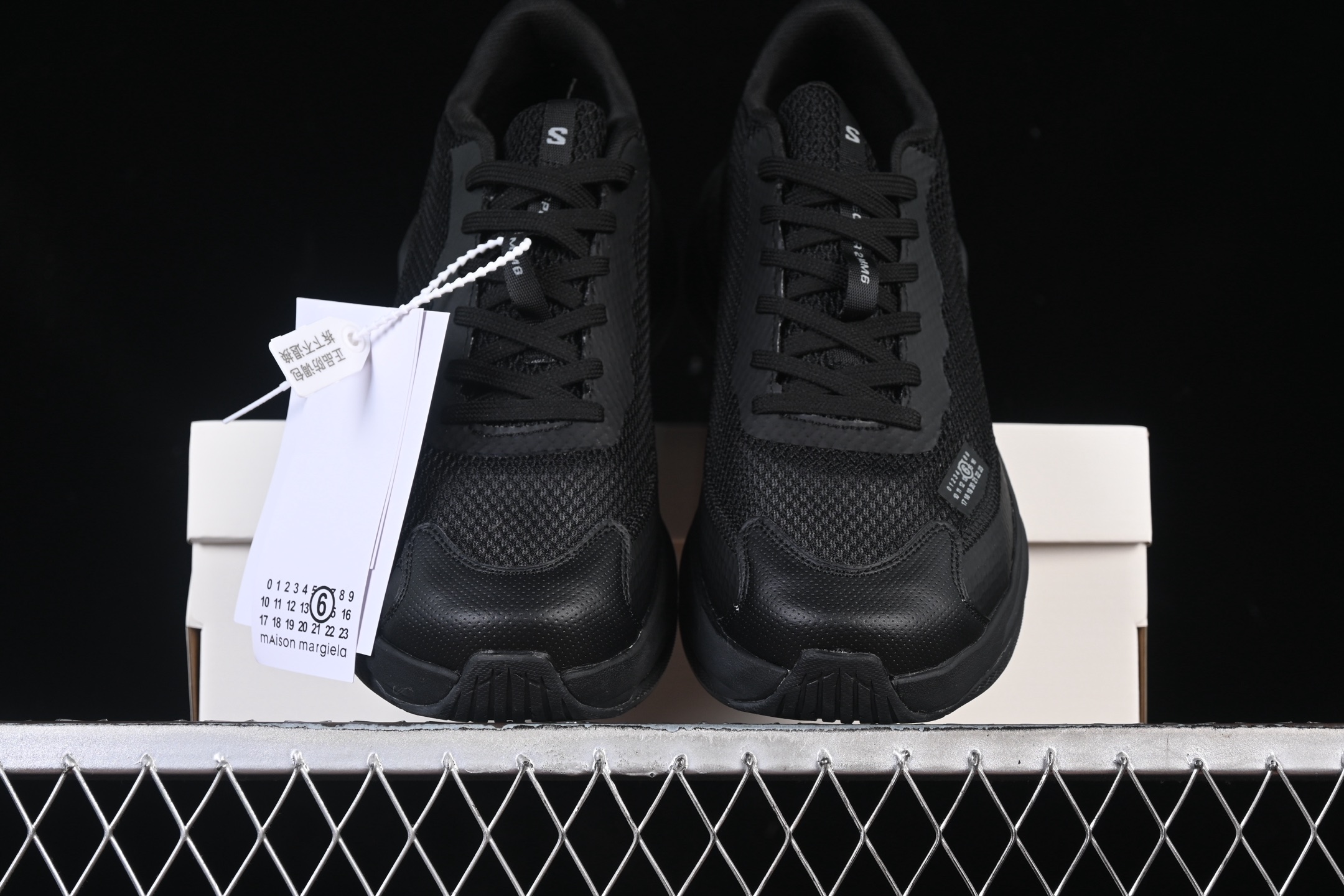 💰360纯原
 MM6 x Salomon Maison Margiela Spectur 联名款 萨洛蒙圆头系带低帮生活休闲鞋 黑色
尺码：36 36.5 37 38 38.5 39 40 40.5 41 42 42.5 43 44 44.5 45 AJE5