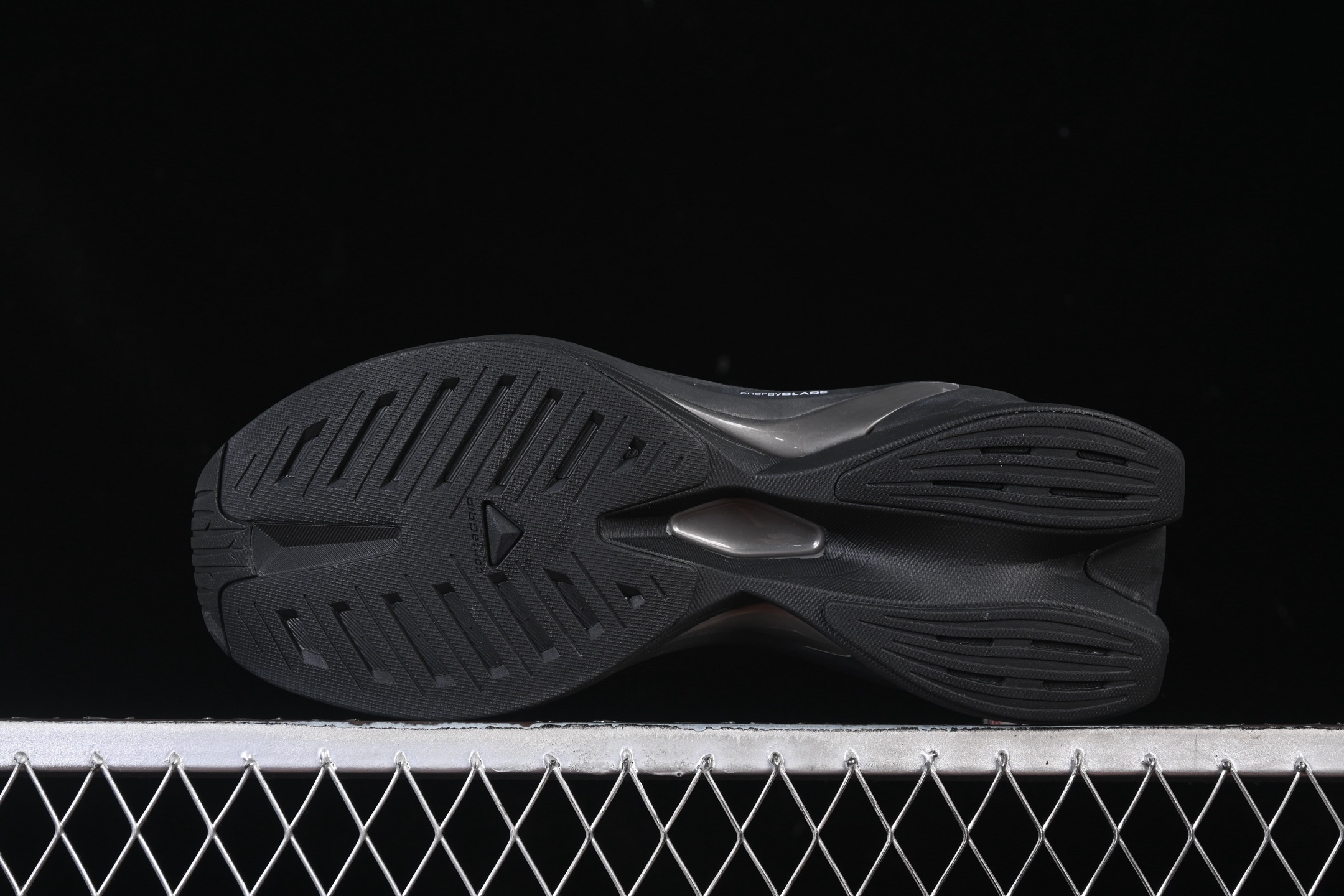 💰360纯原
 MM6 x Salomon Maison Margiela Spectur 联名款 萨洛蒙圆头系带低帮生活休闲鞋 黑色
尺码：36 36.5 37 38 38.5 39 40 40.5 41 42 42.5 43 44 44.5 45 AJE5