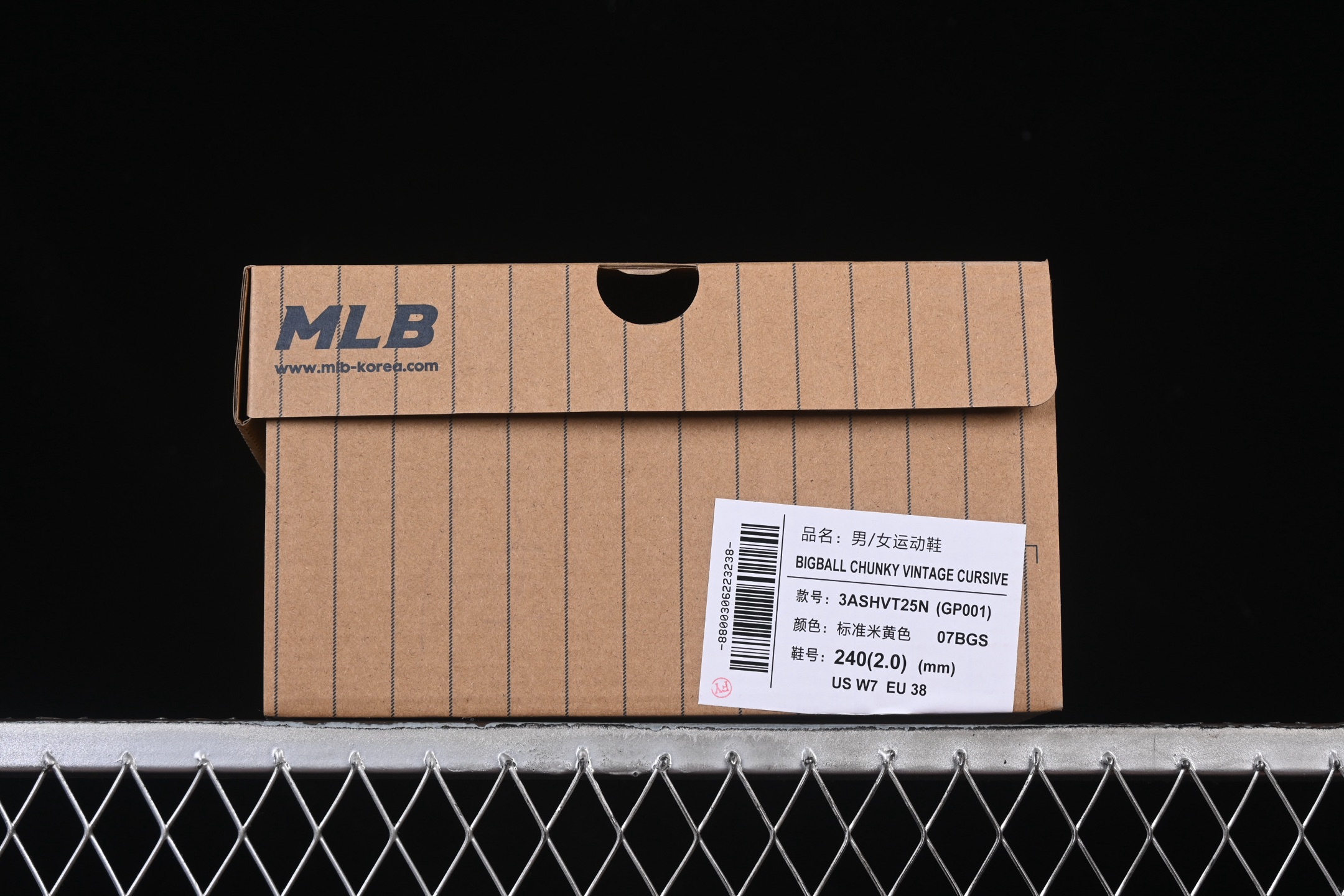 💰200纯原
 NY MLB Bigball Chunky Vintage Cursive 纽约洋基队 增高厚底跑鞋 3ASHVT25N07BGS
尺码：35 36 36.5 37.5 38 38.5 39 40 40.5 41 42 42.5 43 44 FYC3