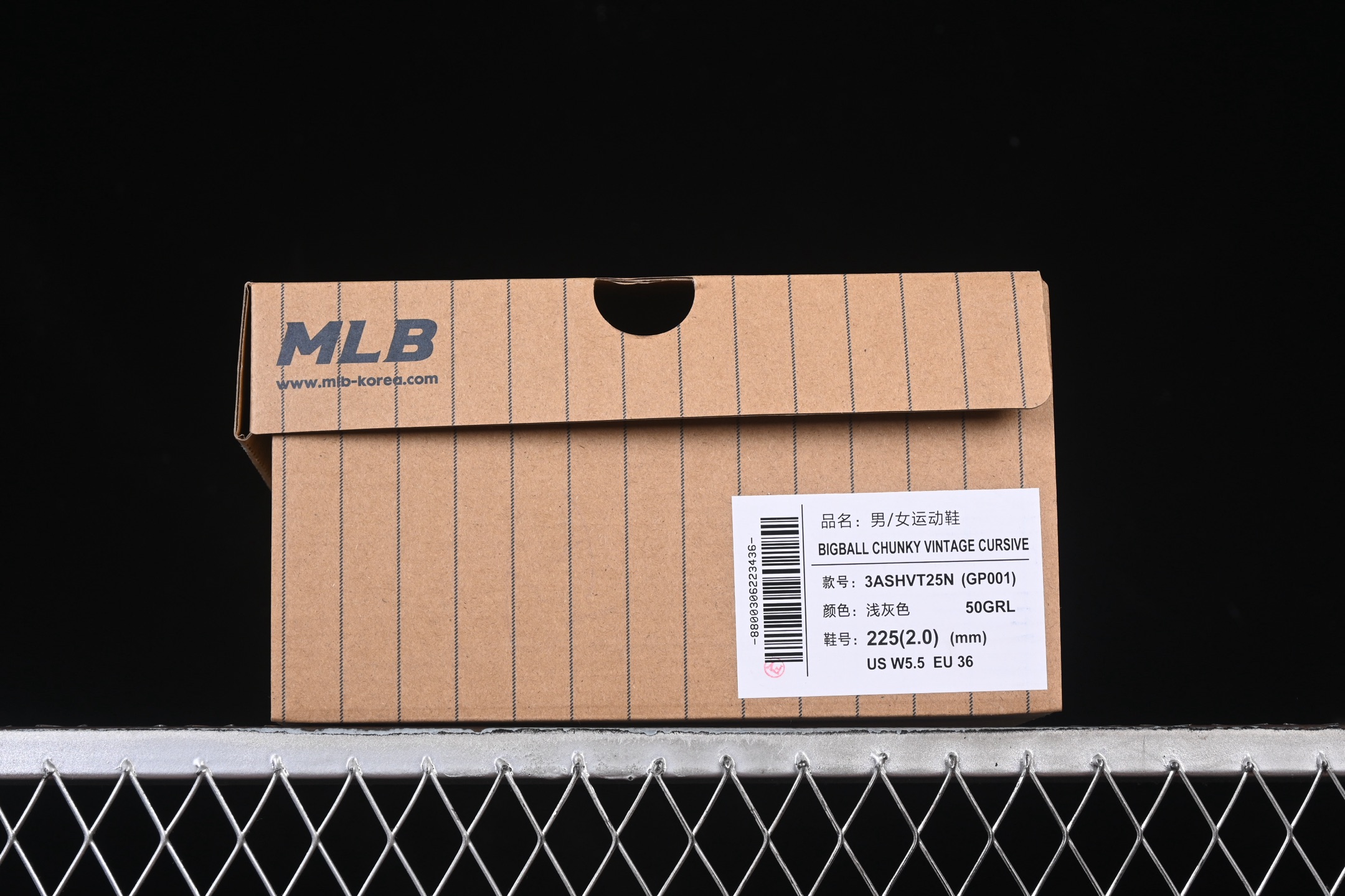 💰200纯原
 NY MLB Bigball Chunky Vintage Cursive 纽约洋基队 增高厚底跑鞋 3ASHVT25N50GRL
尺码：35 36 36.5 37.5 38 38.5 39 40 40.5 41 42 42.5 43 44 FYC3