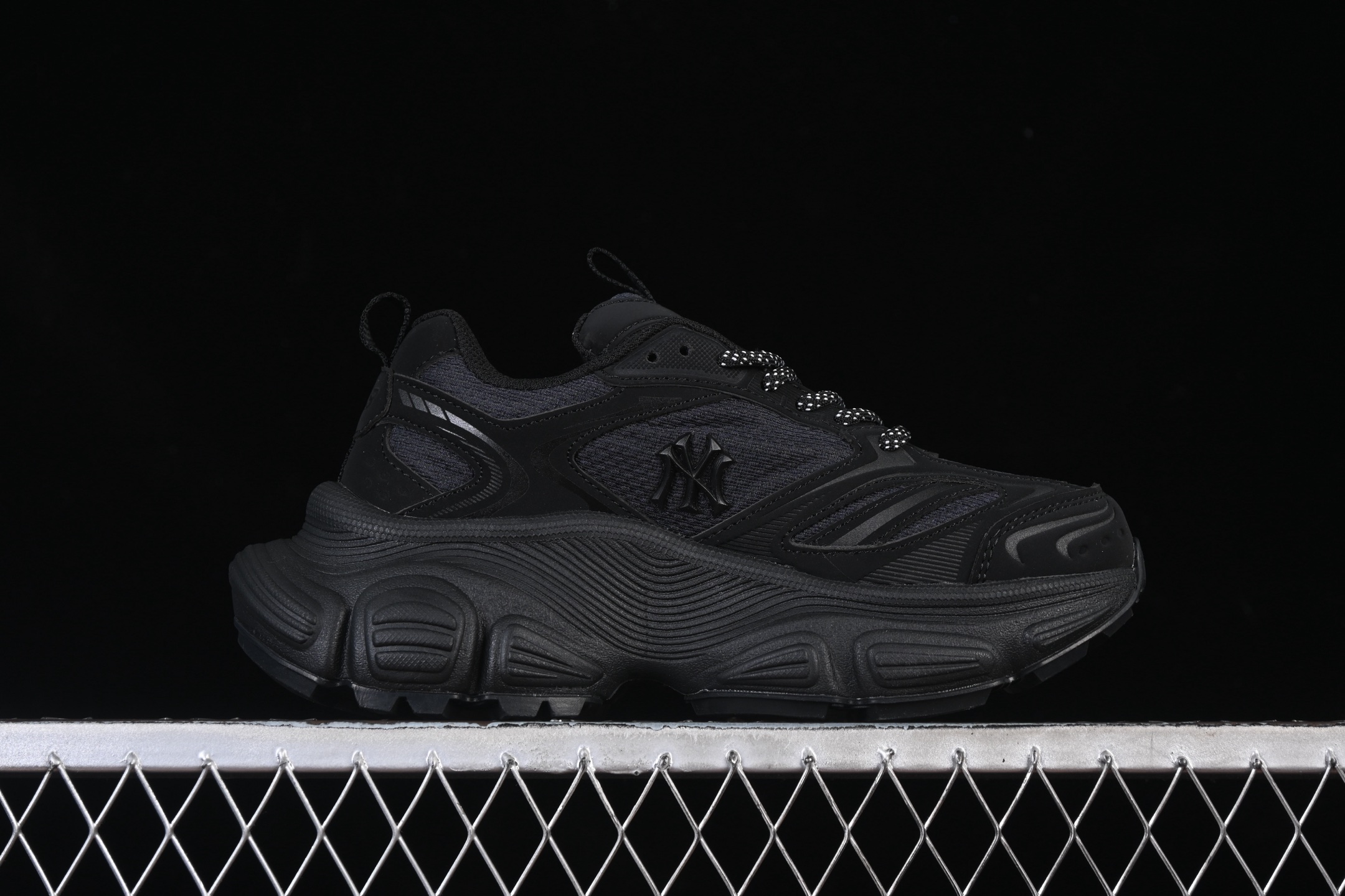 💰220纯原
NY MLB Chunky NB 纽约洋基队 增高厚底休闲跑鞋 3ASHW015N50BKD
尺码：35 36 36.5 37.5 38 38.5 39 40 40.5 41 42 42.5 43 44 44.5 45 N.C3