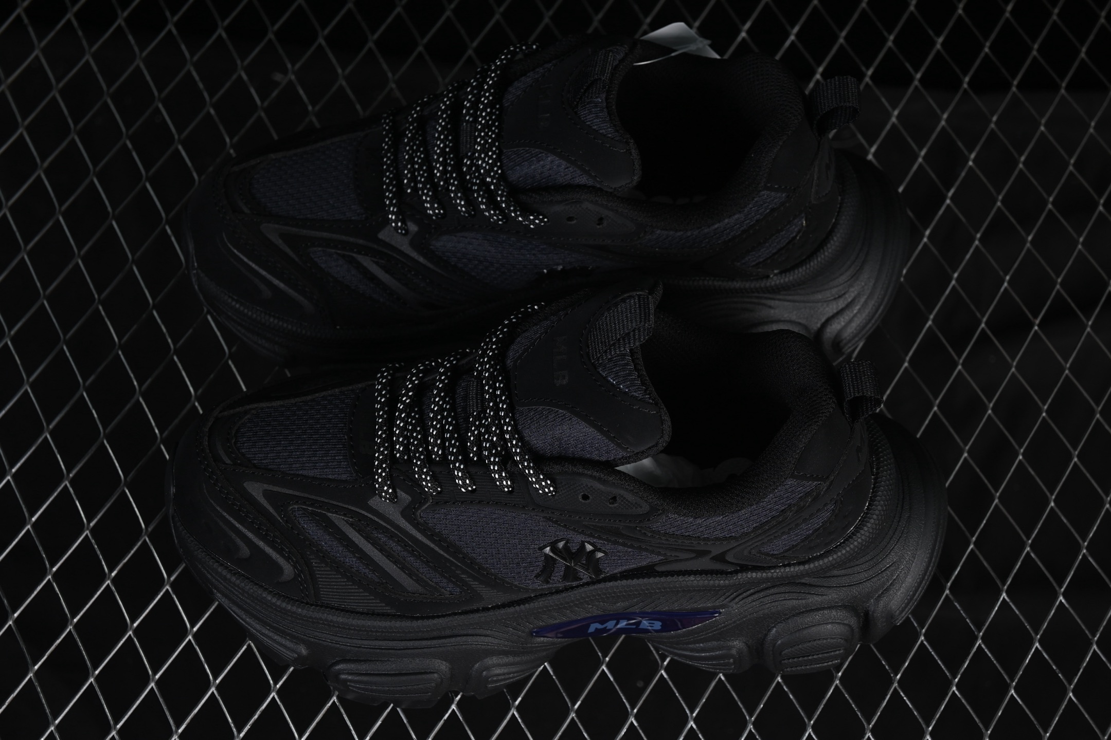 💰220纯原
NY MLB Chunky NB 纽约洋基队 增高厚底休闲跑鞋 3ASHW015N50BKD
尺码：35 36 36.5 37.5 38 38.5 39 40 40.5 41 42 42.5 43 44 44.5 45 N.C3